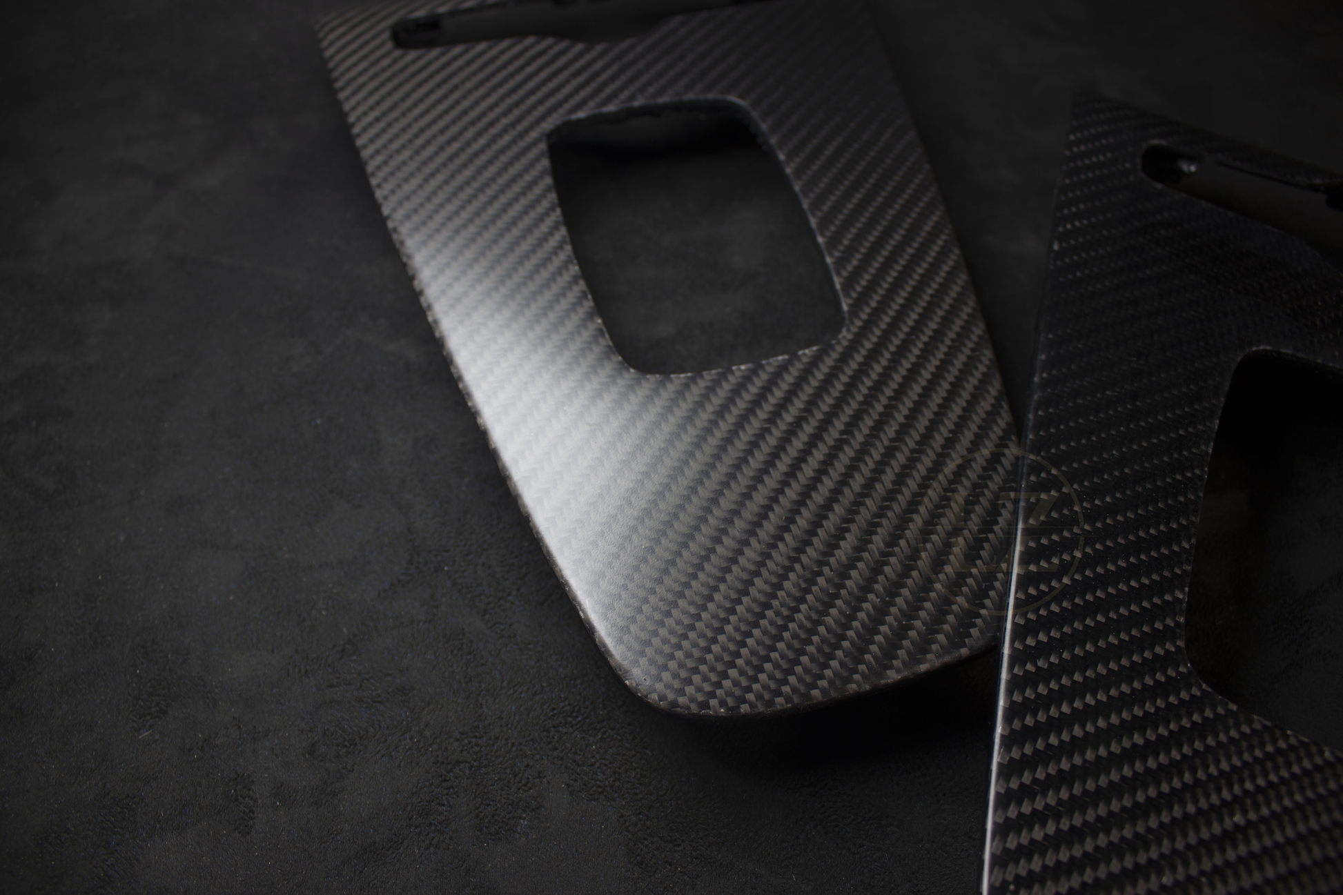 Polestar 2 Carbon Senterkonsoll - LZ-Customs