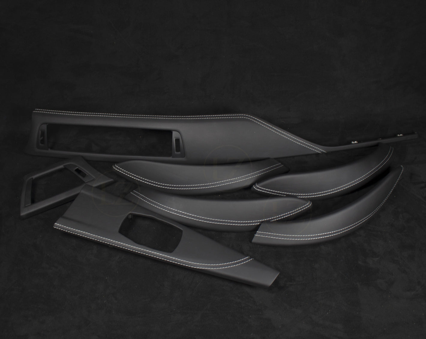 BMW F30,F80,F32,F82,F31,F36 Nappa Skinn Interiør Lister Hvite Sømmer - LZ-Customs