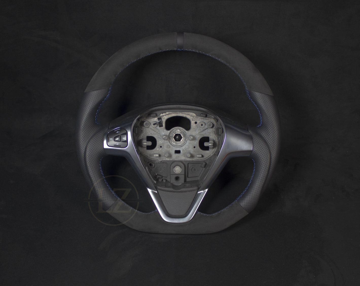 Ford Transit Alcantara/Skinn Ratt, Blå Detaljer - LZ-Customs