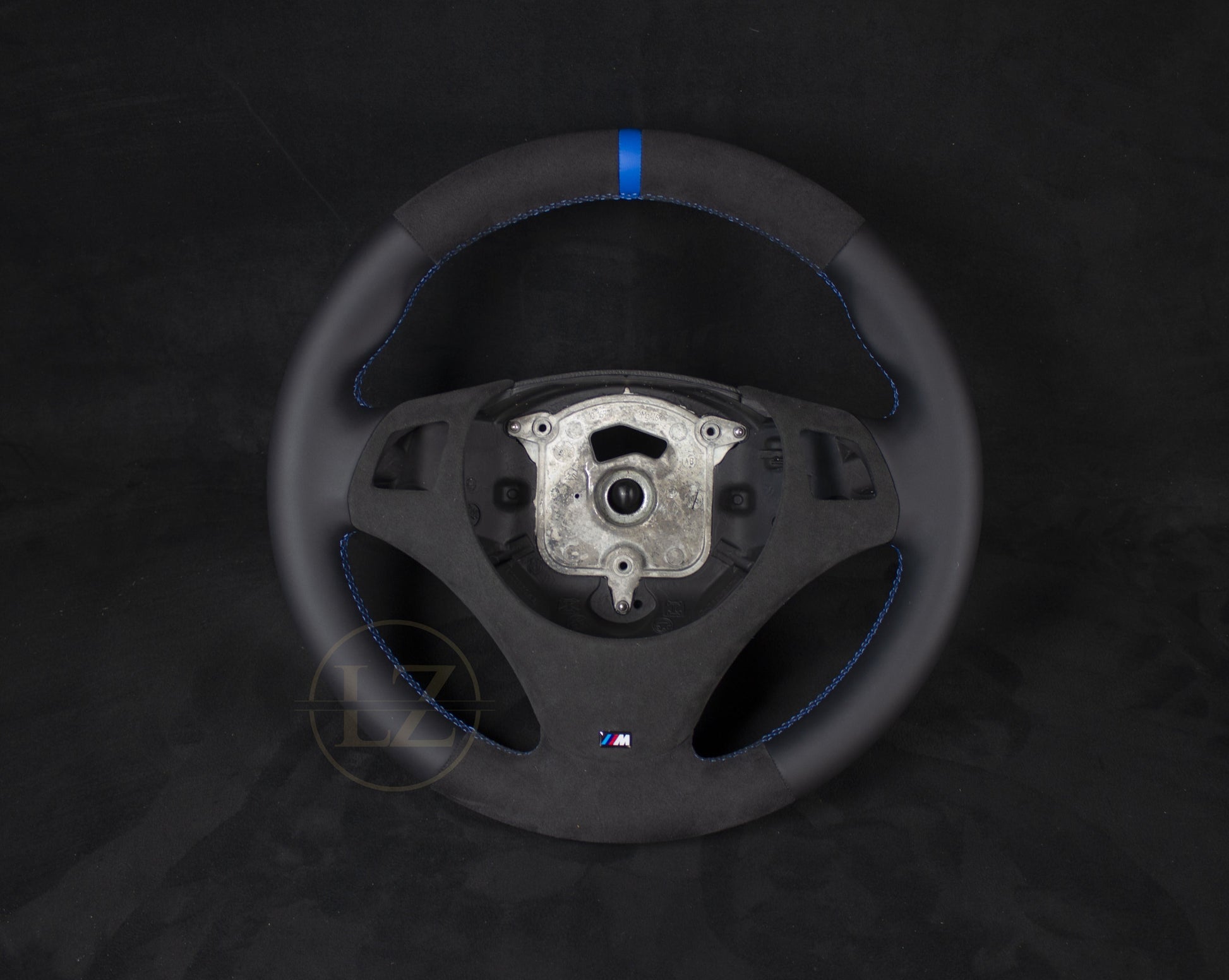 BMW E8X/E9X Alcantara/Skinn Ratt - LZ-Customs