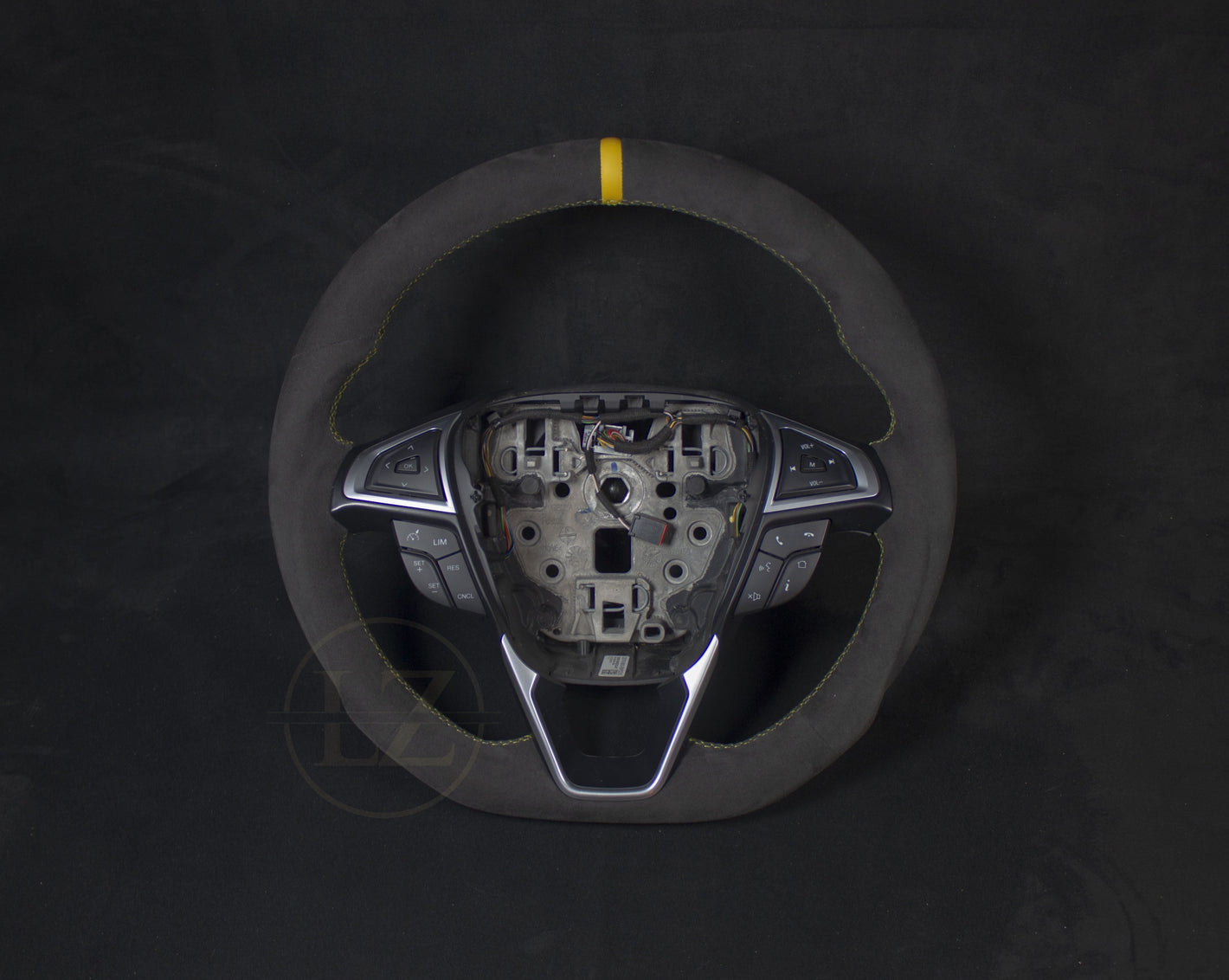 Ford Mondeo Alcantara Ratt, Gule Detaljer - LZ-Customs