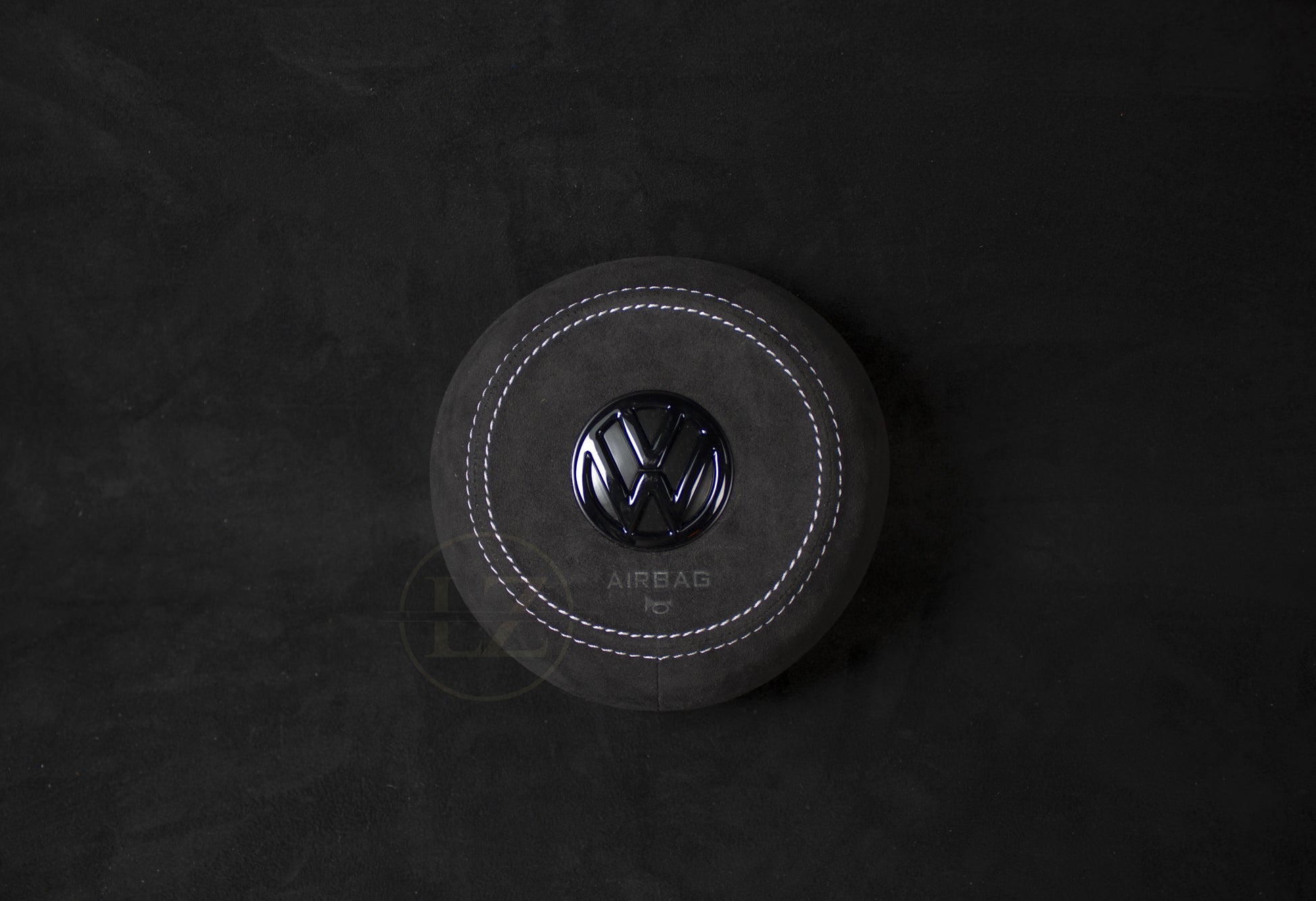 Volkswagen Golf MK7 Custom Alcantara Airbag - LZ-Customs