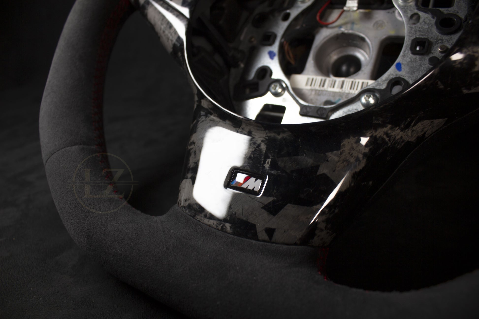 BMW E6X Alcantara Ratt Rød Detaljer - LZ-Customs