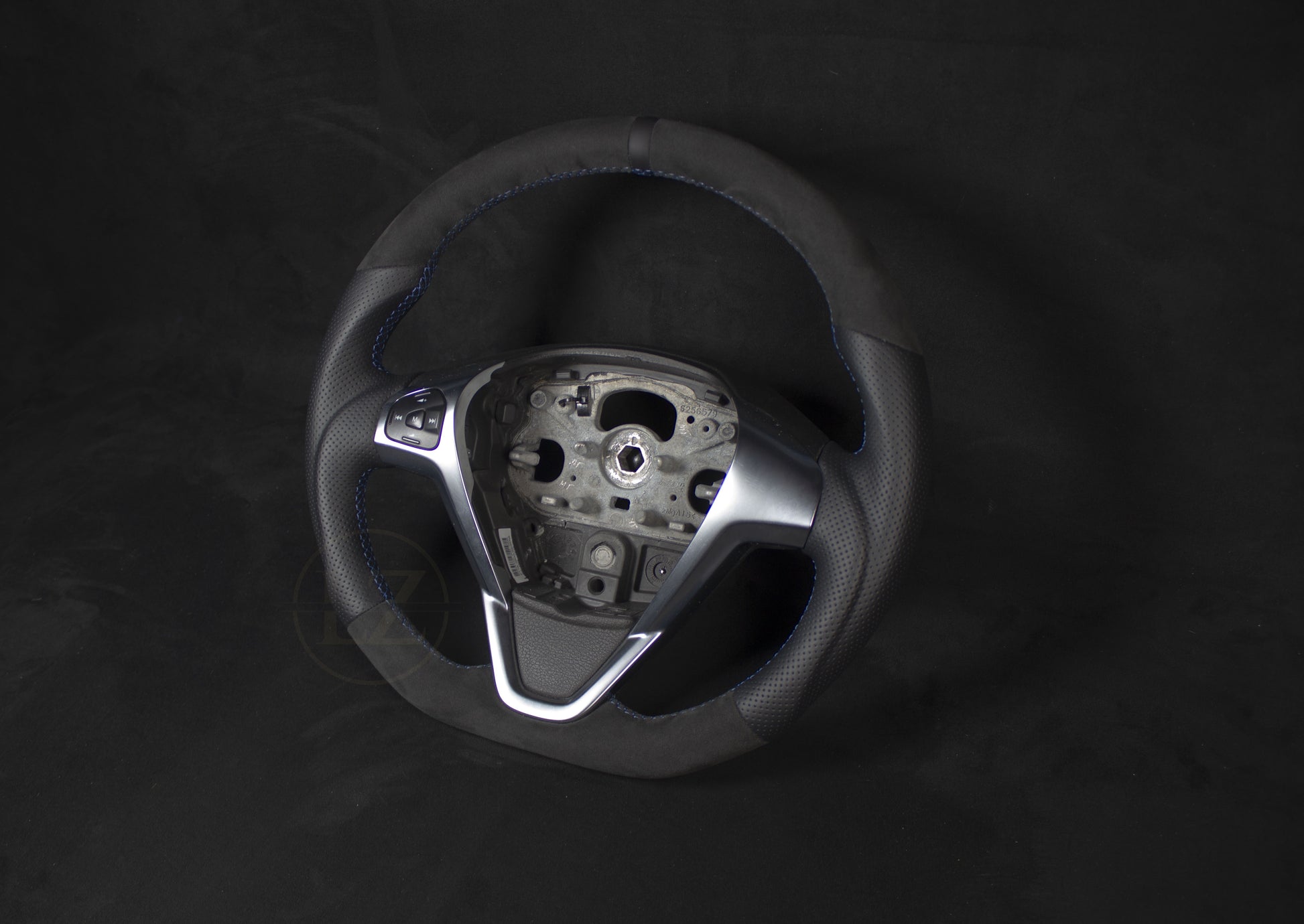 Ford Transit Alcantara/Skinn Ratt, Blå Detaljer - LZ-Customs