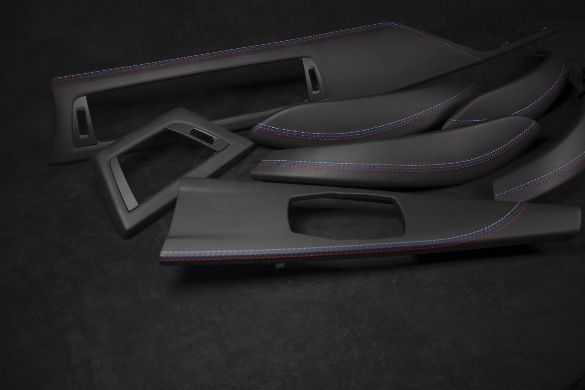 BMW F30,F80,F32,F82,F31,F36 Nappa Skinn Interiør Lister M-Sømmer - LZ-Customs