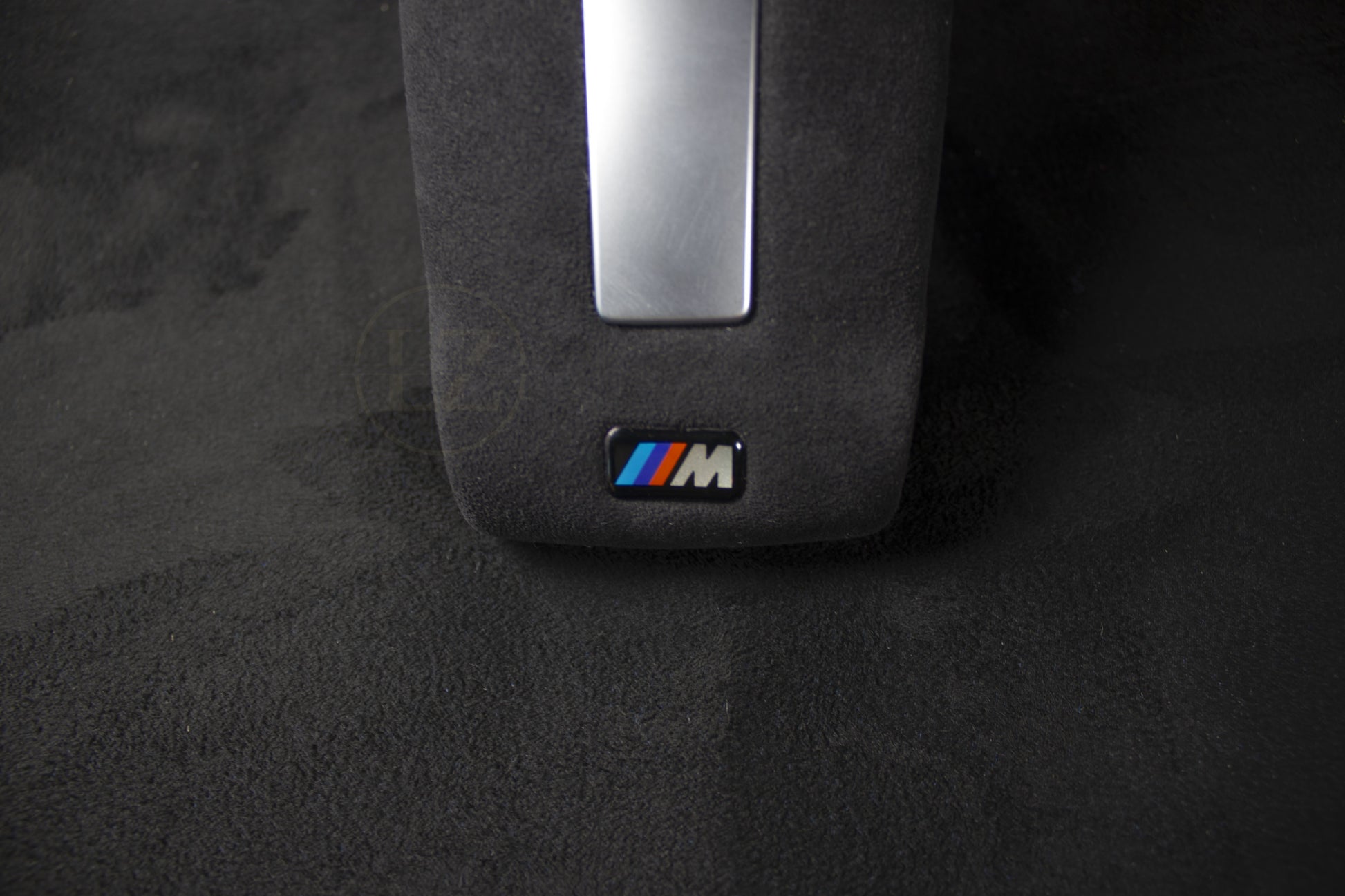 BMW F-Serie Alcantara Rattdeksel - LZ-Customs