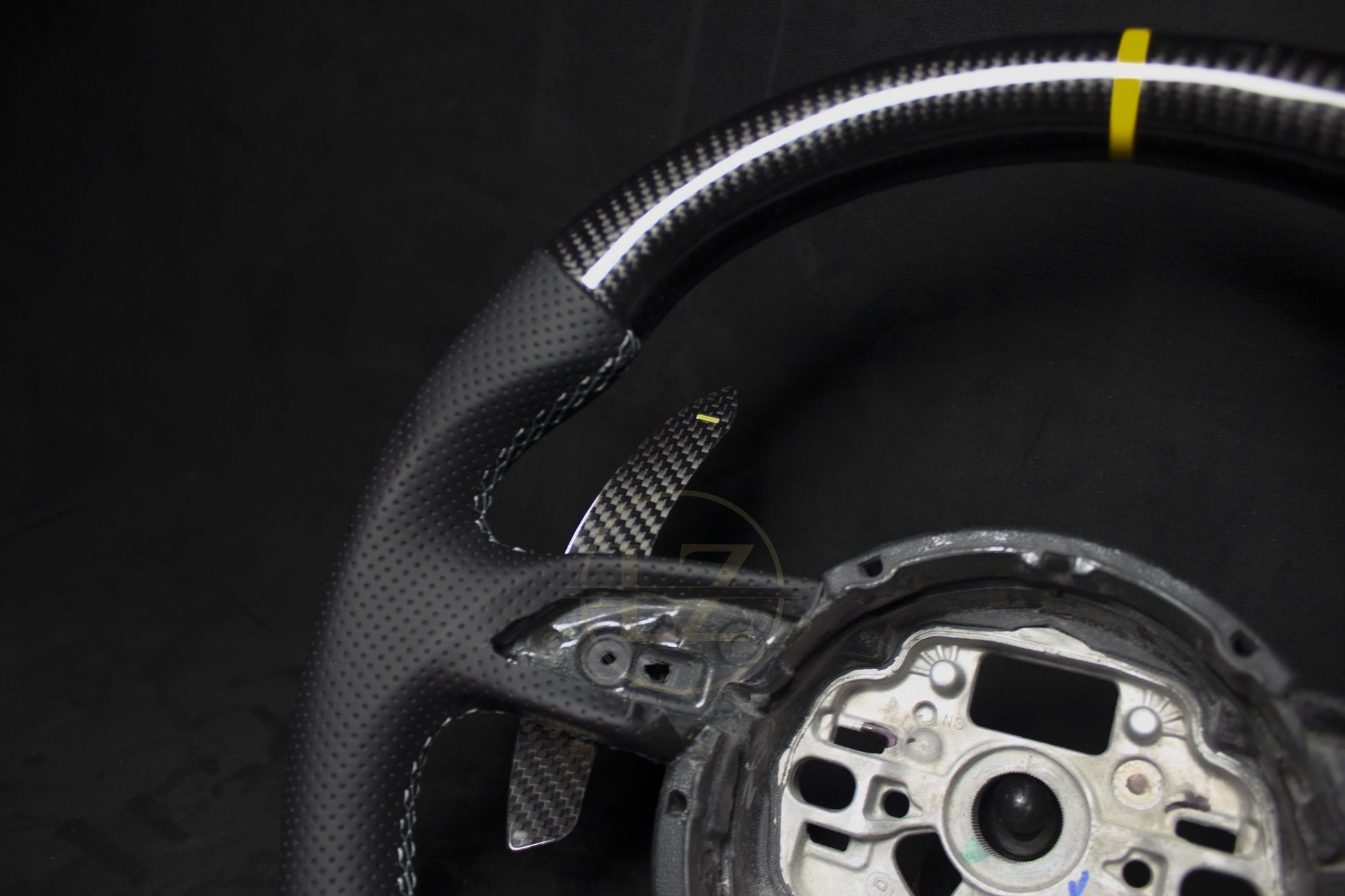 Audi B8 Carbon og Alcantara Ratt, Gule Detaljer - LZ-Customs
