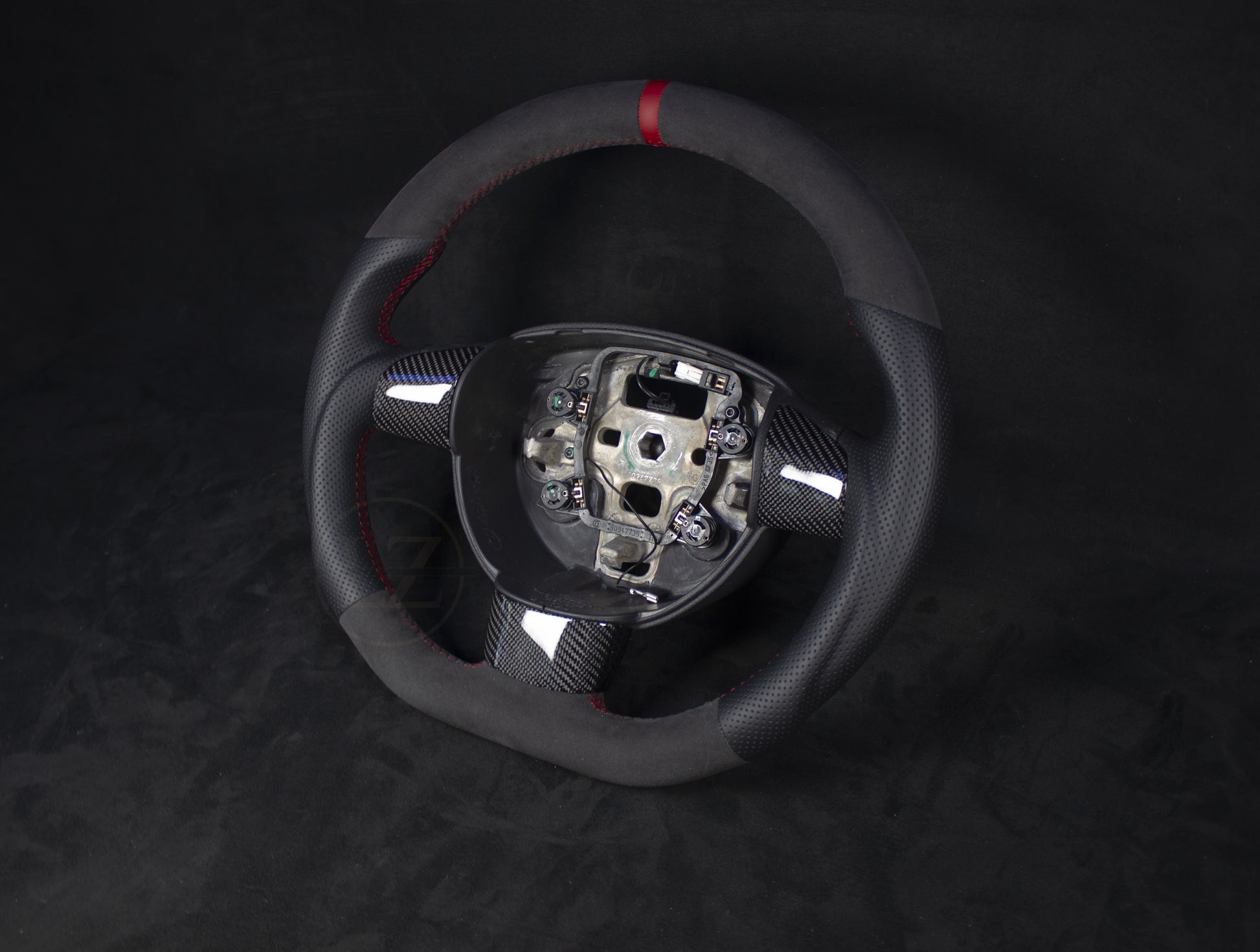 Ford Focus ST/RS MK2 Alcantara/Skinn Ratt, Røde Detaljer - LZ-Customs