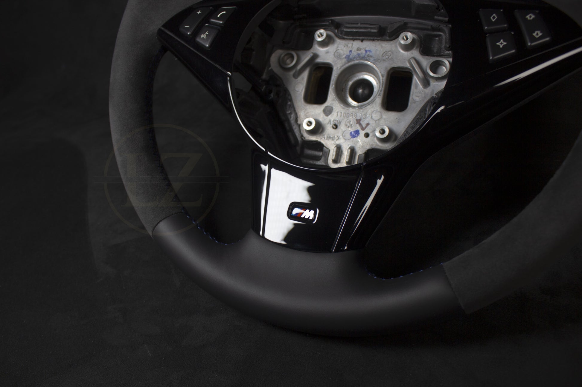 BMW E6X Alcantara/Skinn Ratt Blå Detaljer - LZ-Customs