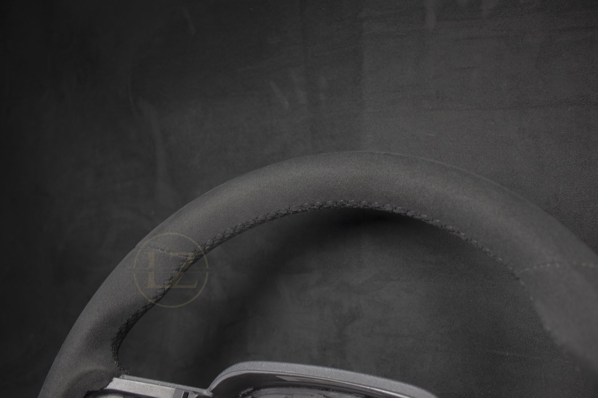 Volvo XC40/Polestar 2 Alcantara Ratt - LZ-Customs