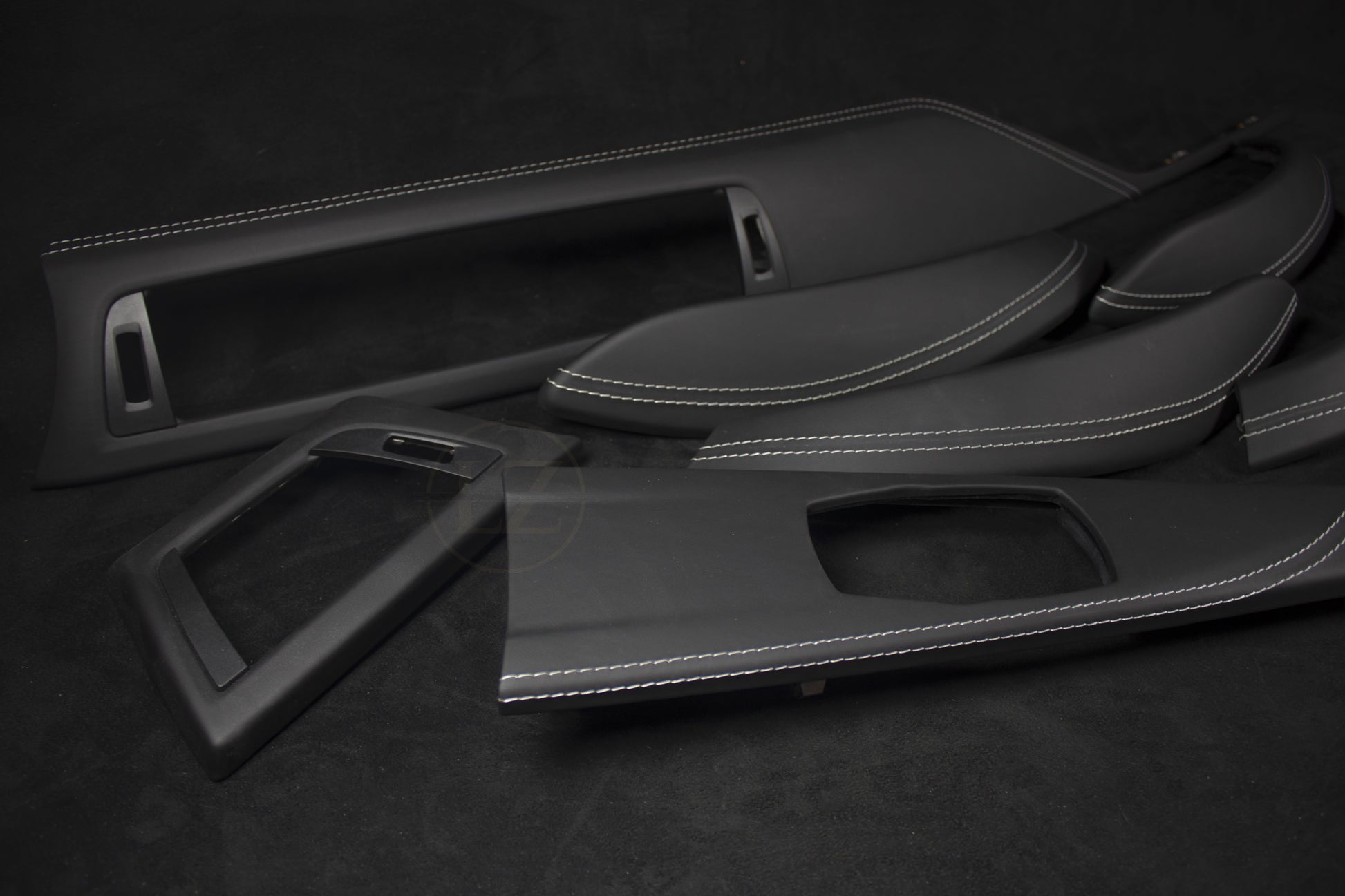 BMW F30,F80,F32,F82,F31,F36 Nappa Skinn Interiør Lister Hvite Sømmer - LZ-Customs
