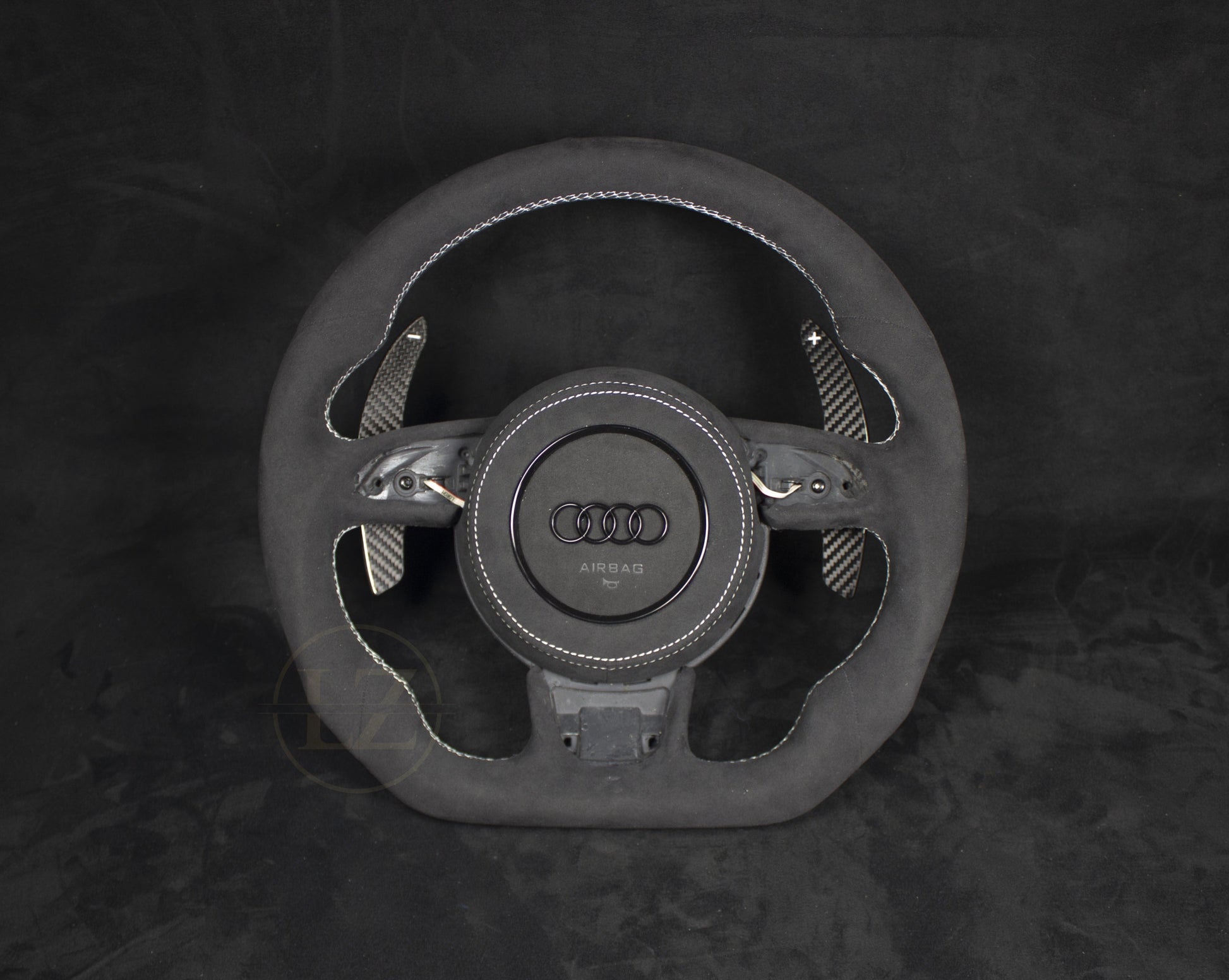 Audi B8 Alcantara Ratt, Hvite Detaljer - LZ-Customs