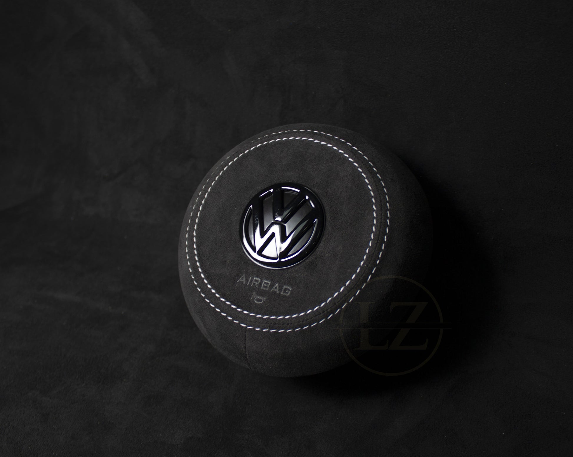 Volkswagen Golf MK7 Custom Alcantara Airbag - LZ-Customs