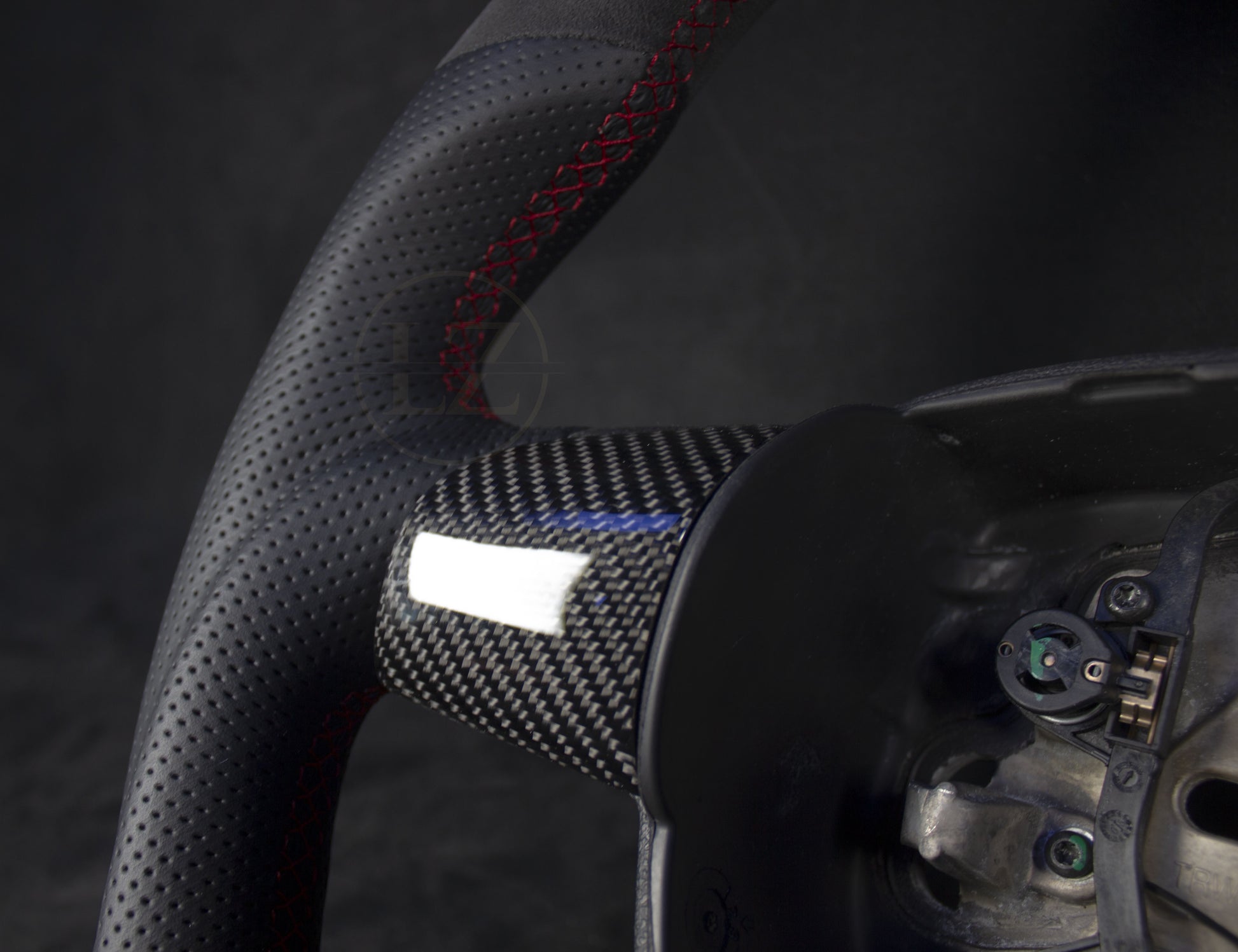 Ford Focus ST/RS MK2 Alcantara/Skinn Ratt, Røde Detaljer - LZ-Customs