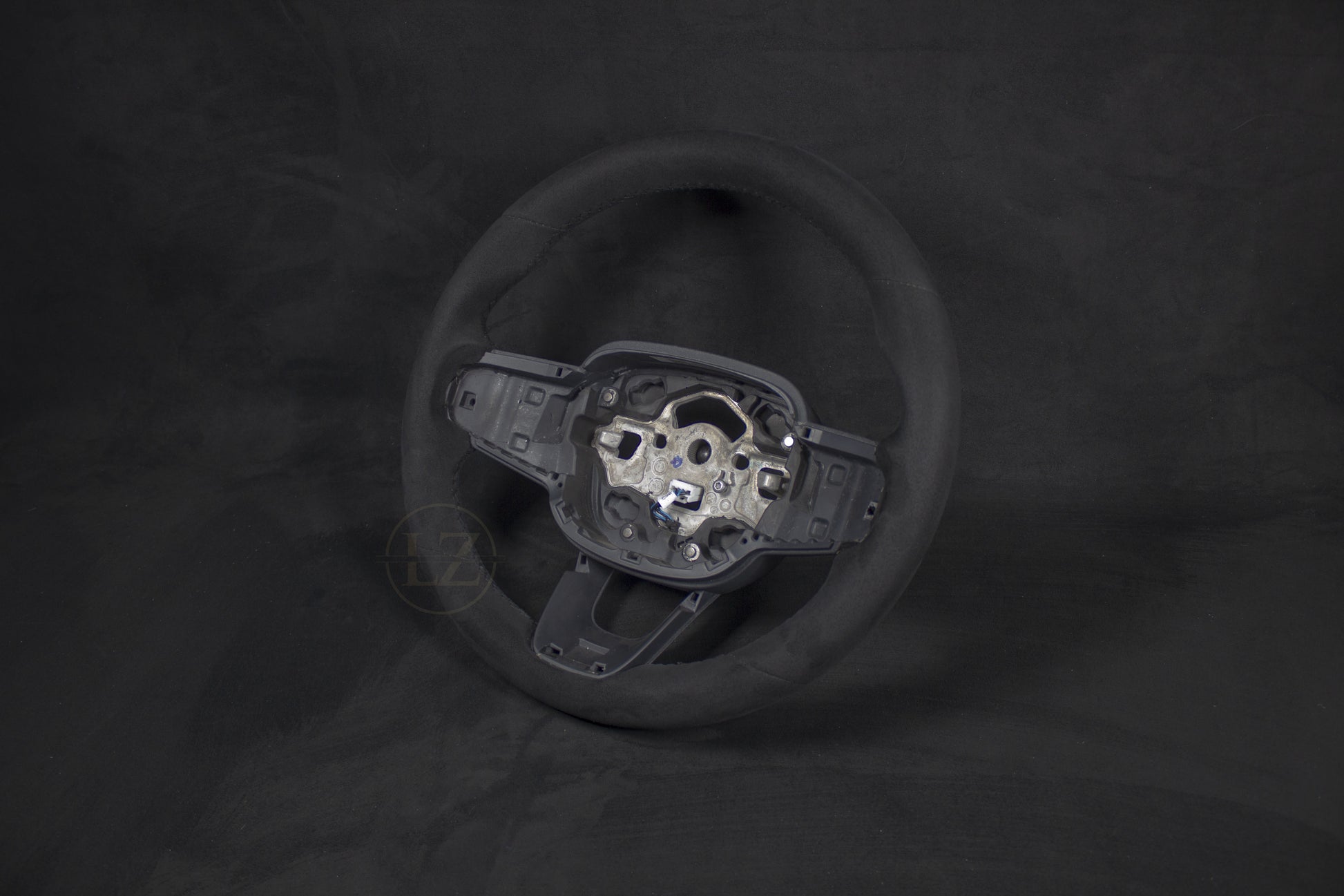 Volvo XC40/Polestar 2 Alcantara Ratt - LZ-Customs