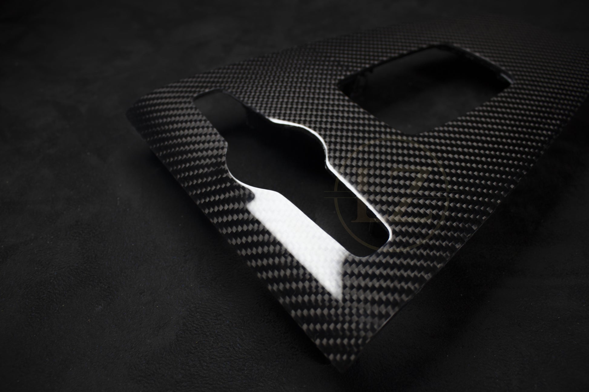 Polestar 2 Carbon Senterkonsoll - LZ-Customs