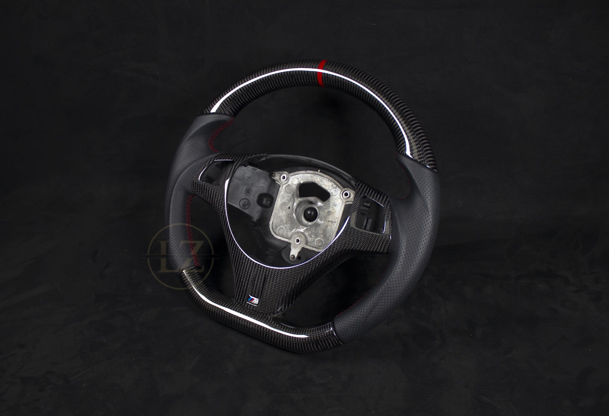 BMW E8X/E9X Carbon/Skinn Ratt, Røde detaljer - LZ-Customs