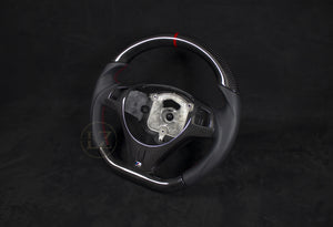 BMW E8X/E9X Carbon/Skinn Ratt, Røde detaljer - LZ-Customs