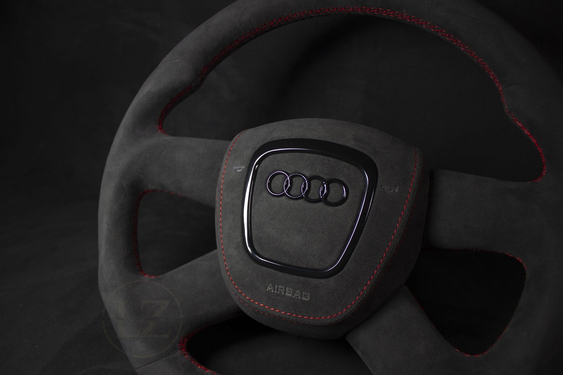Audi B8 Alcantara Ratt Røde Detaljer - LZ-Customs