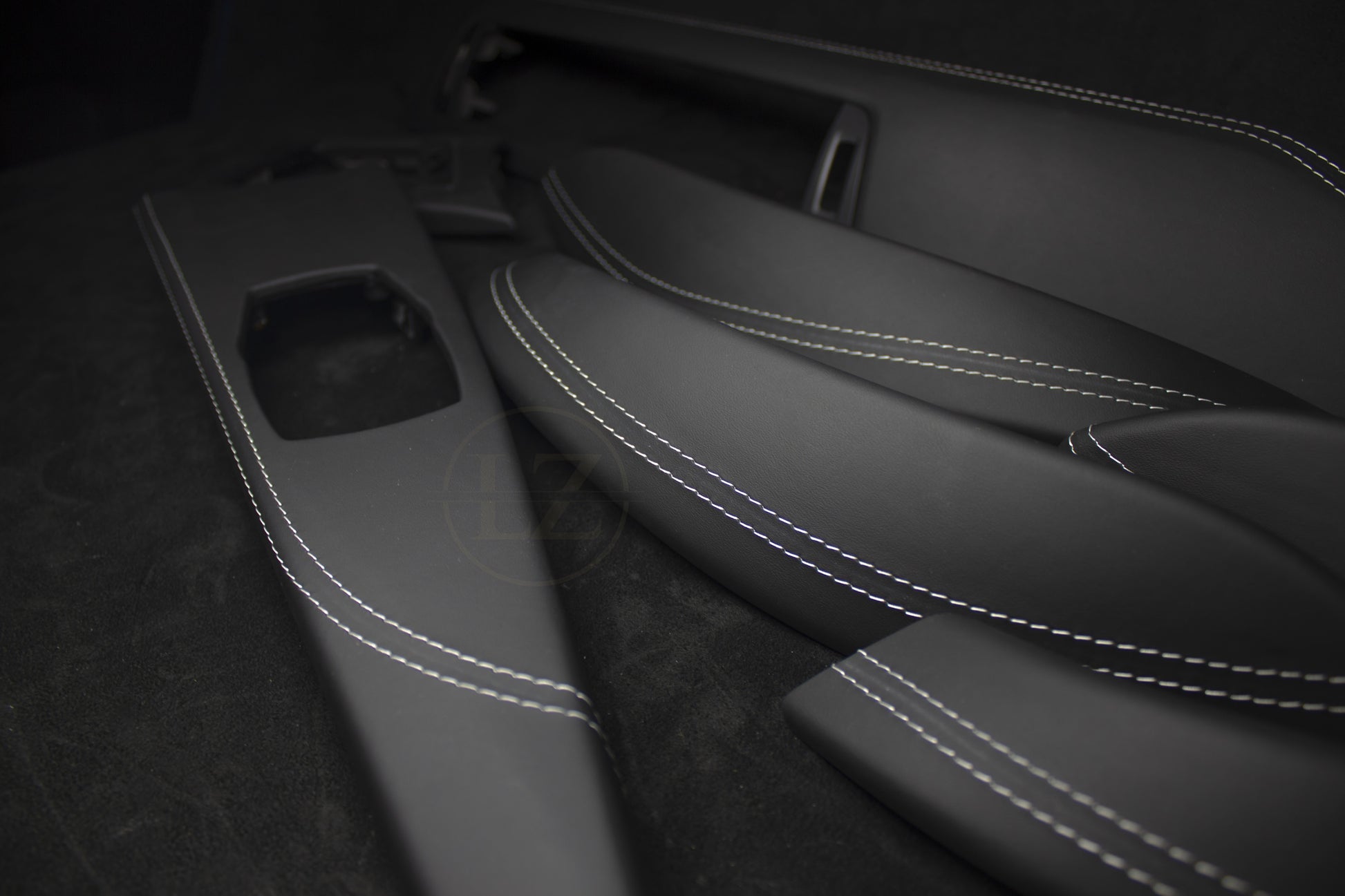 BMW F30,F80,F32,F82,F31,F36 Nappa Skinn Interiør Lister Hvite Sømmer - LZ-Customs