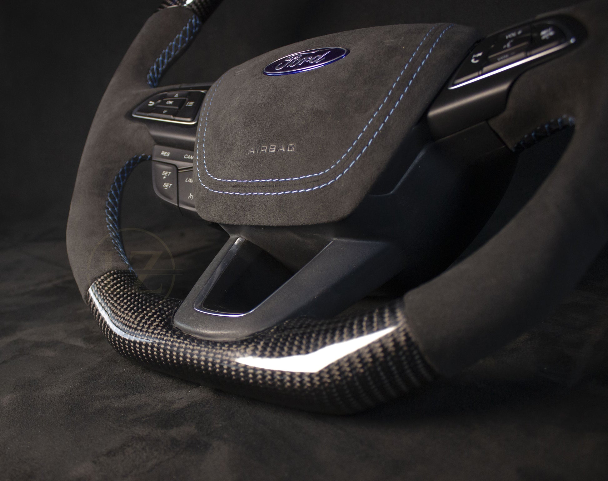 Ford Focus ST/RS MK3 Carbon/Alcantara LED Ratt - LZ-Customs