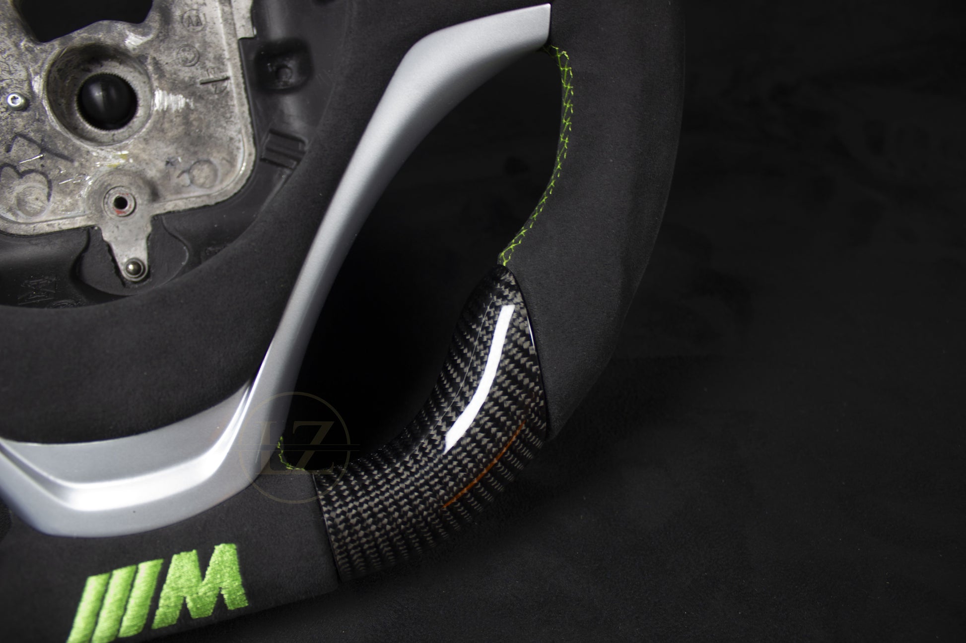 BMW E8X/E9X Carbon/Alcantara Neon Grønt LED Ratt - LZ-Customs