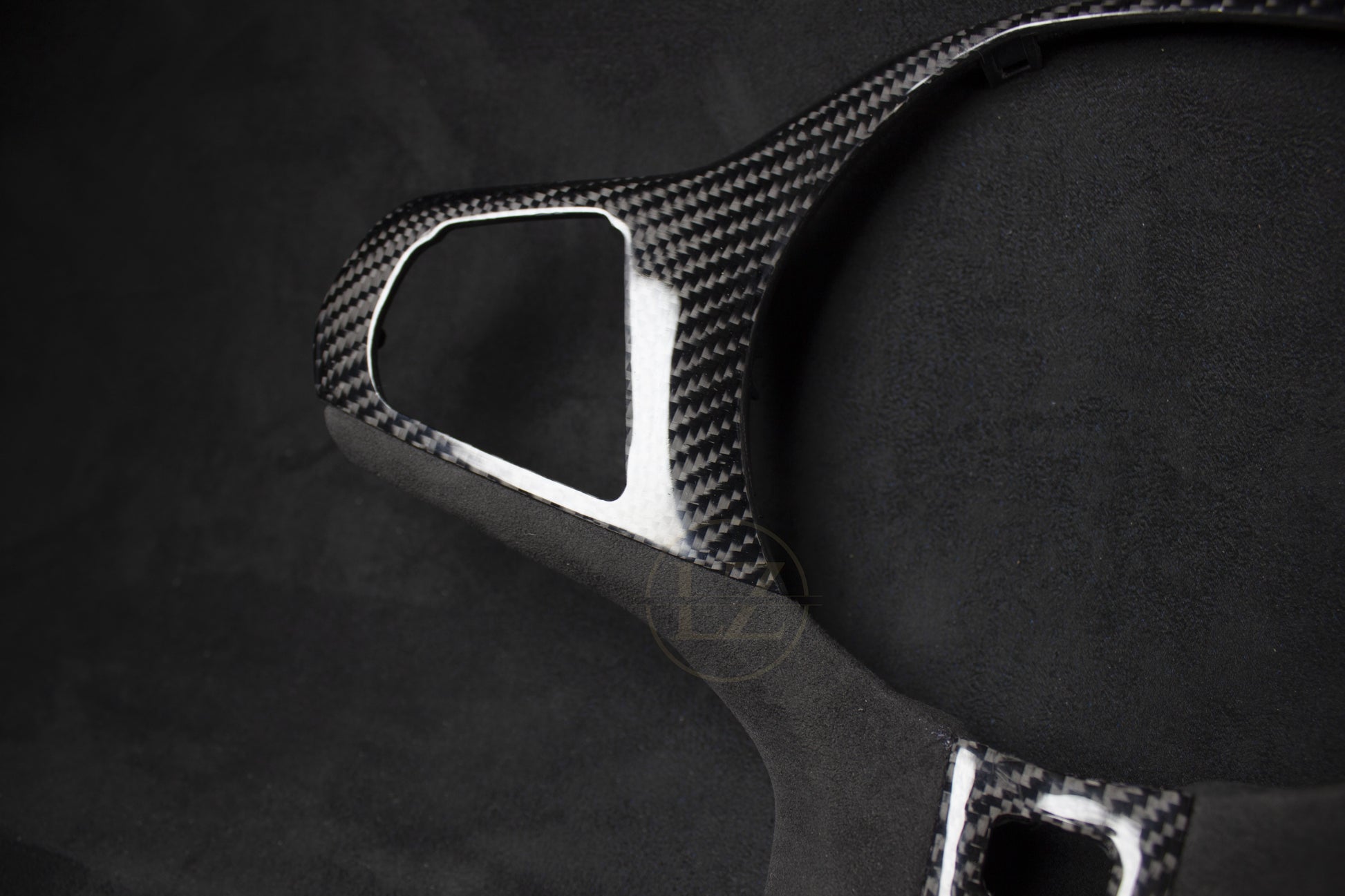 BMW G-Serie Carbon og Alcantara Rattdeksel - LZ-Customs