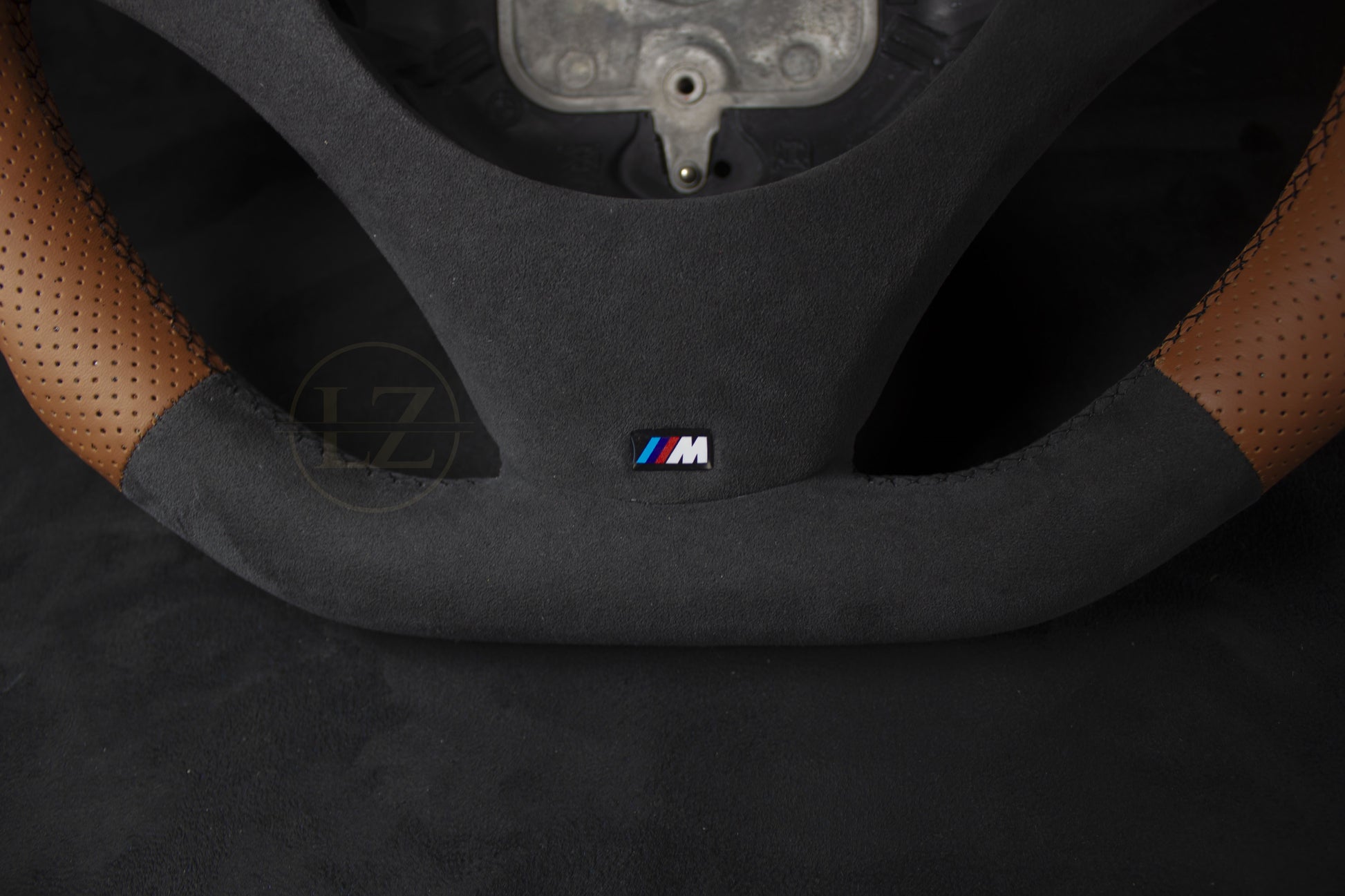 BMW E8X/E9X Alcantara/Sadle Brown skinn Ratt - LZ-Customs