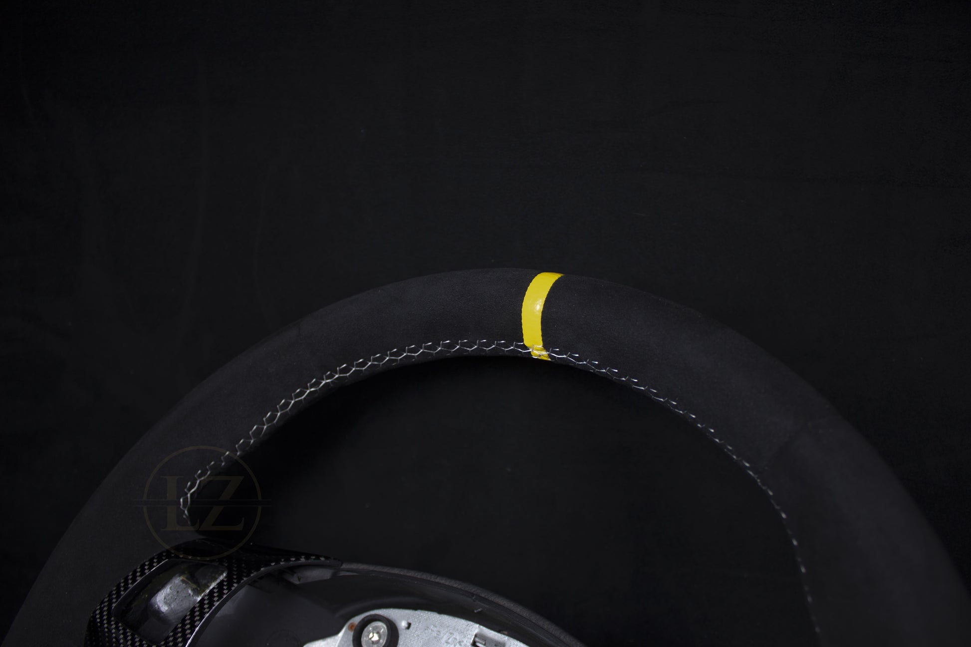 BMW E8X/E9X M-Performance Alcantara Ratt Hvite sømmer Gul stripe - LZ-Customs