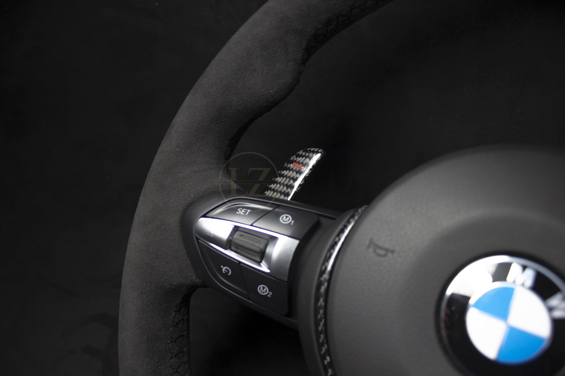 BMW F10/F11 Komplett Facelift Alcantara Ratt Carbon innerdel - LZ-Customs