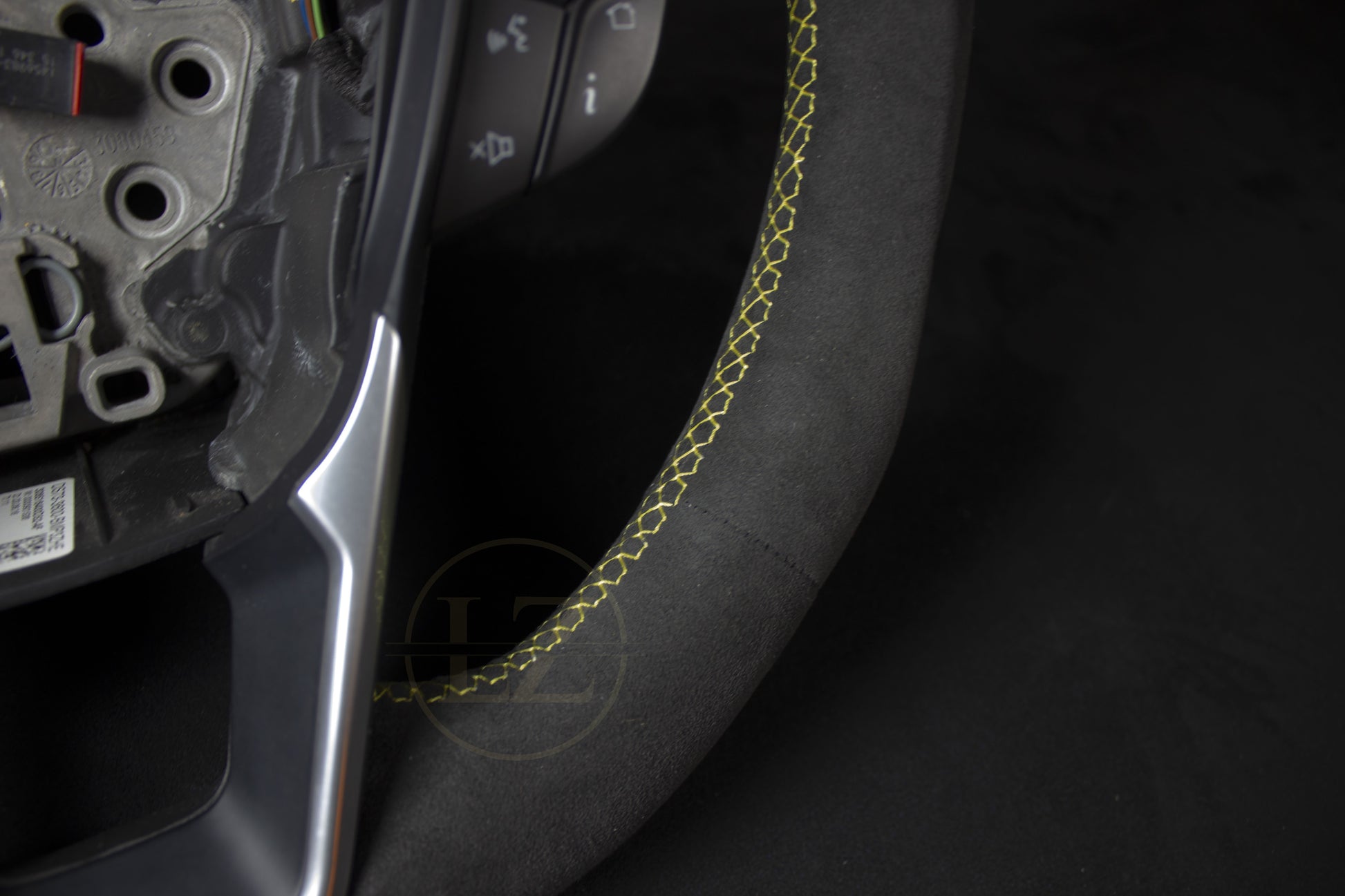 Ford Mondeo Alcantara Ratt, Gule Detaljer - LZ-Customs