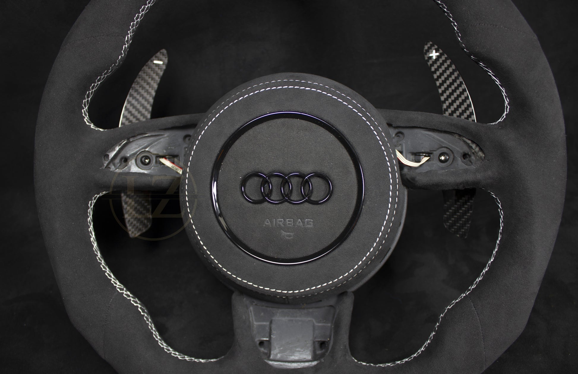 Audi B8 Alcantara Ratt, Hvite Detaljer - LZ-Customs