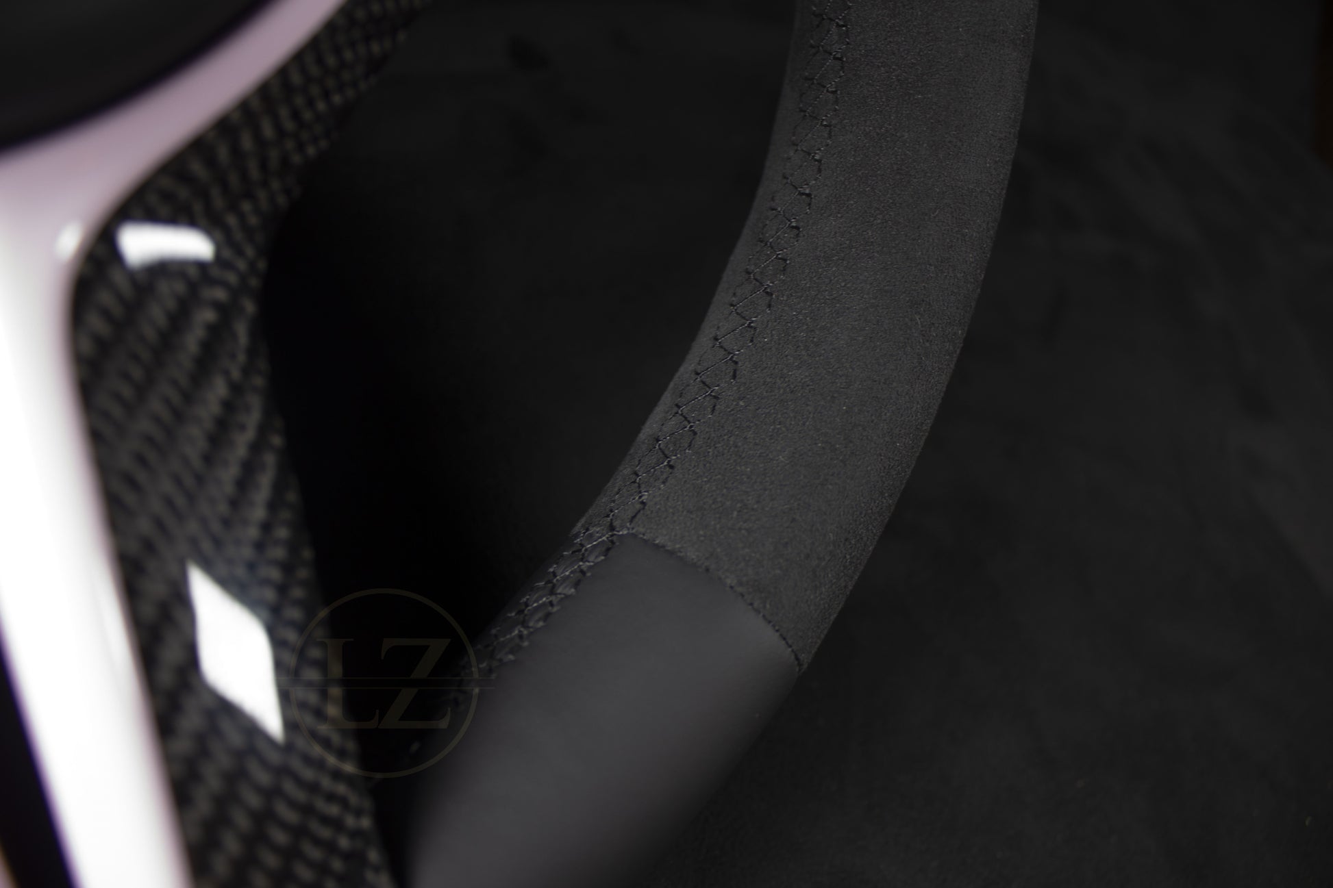 BMW F2X,3X,8X Alcantara/skinn Ratt - LZ-Customs