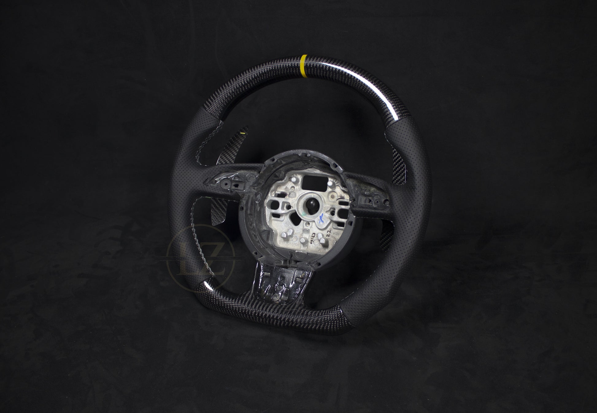 Audi B8 Carbon og Alcantara Ratt, Gule Detaljer - LZ-Customs