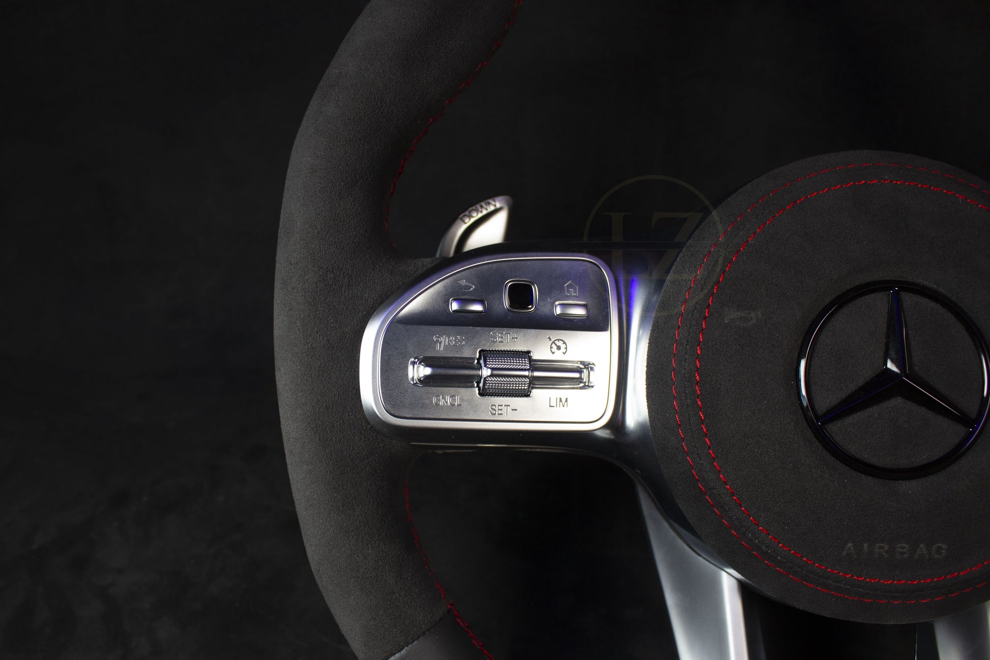 Mercedes-Benz C63 AMG Alcantara/Skinn Ratt - LZ-Customs