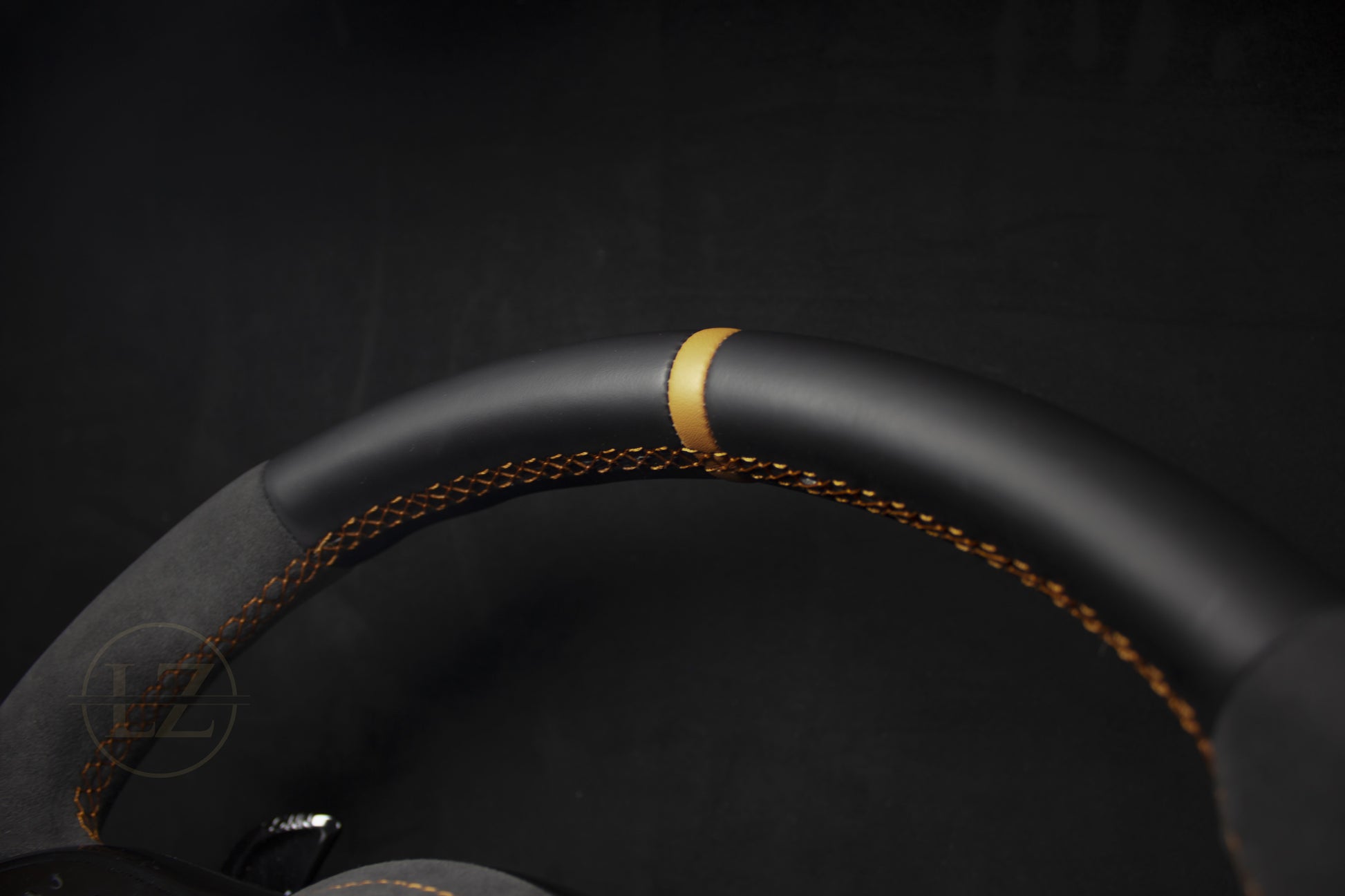 Mercedes-Benz C63 AMG Alcantara/Skinn Ratt Brune detaljer - LZ-Customs