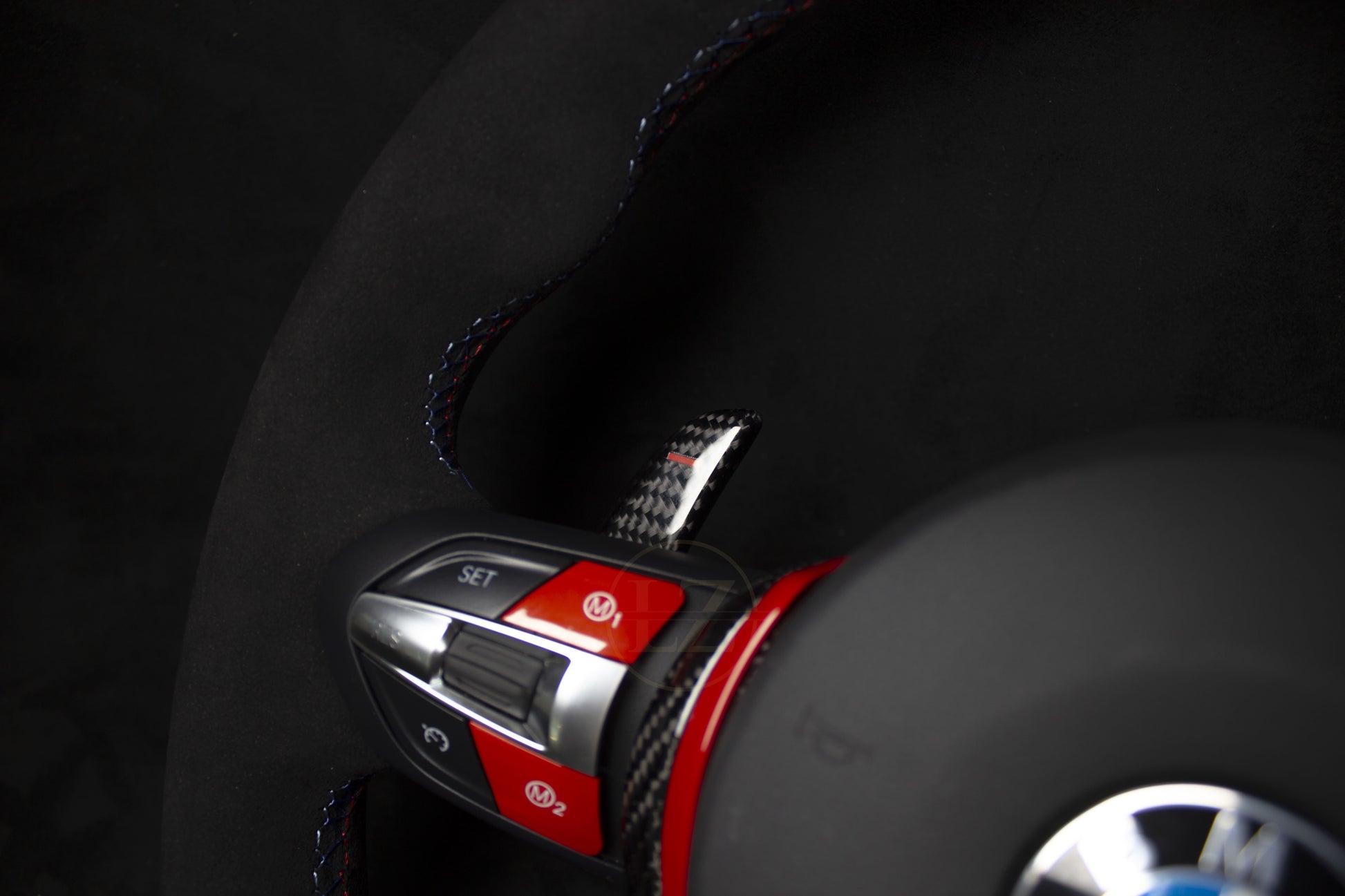 BMW F-Serie Alcantara CS Ratt Røde Detaljer - LZ-Customs