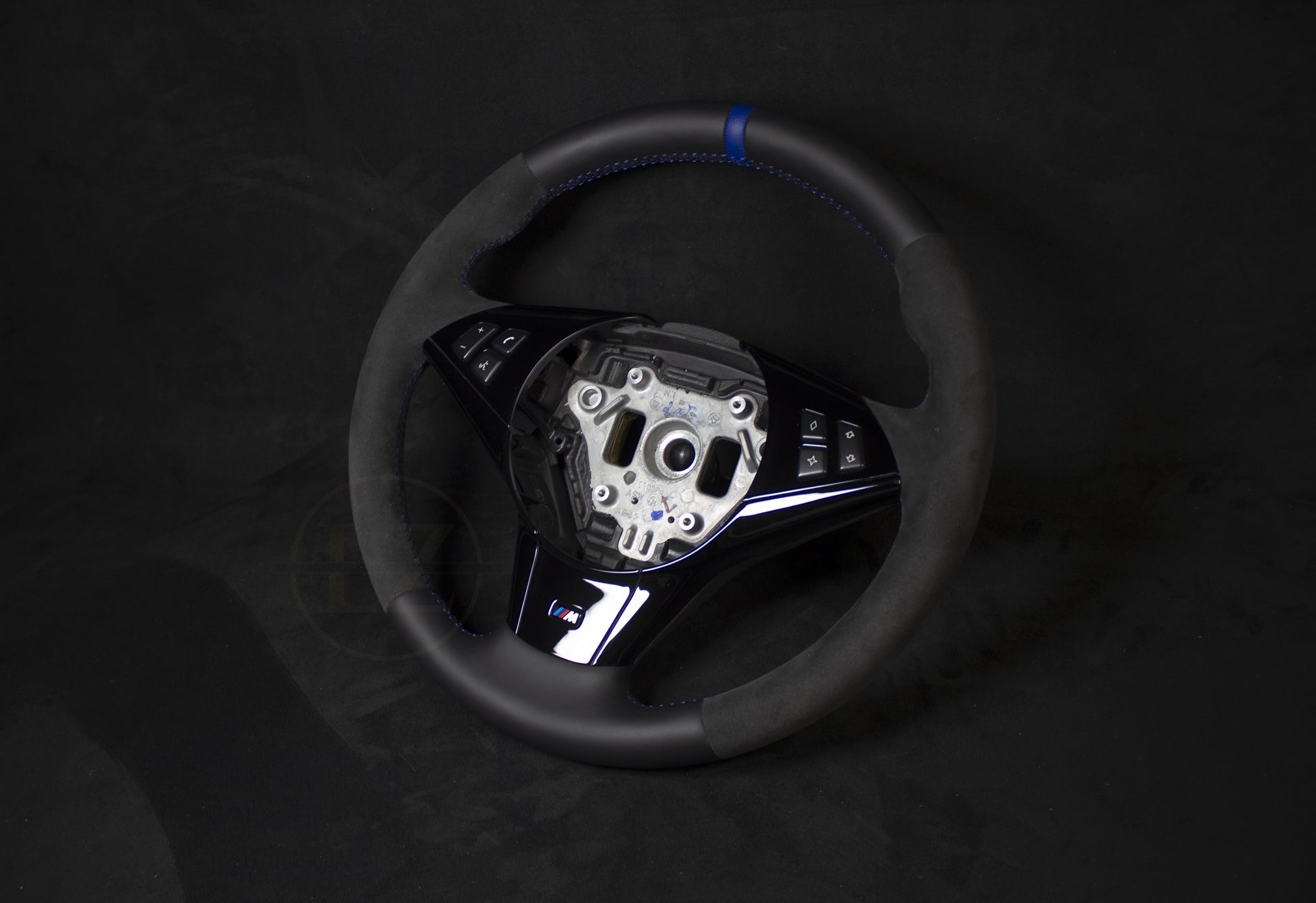 BMW E6X Alcantara/Skinn Ratt Blå Detaljer - LZ-Customs