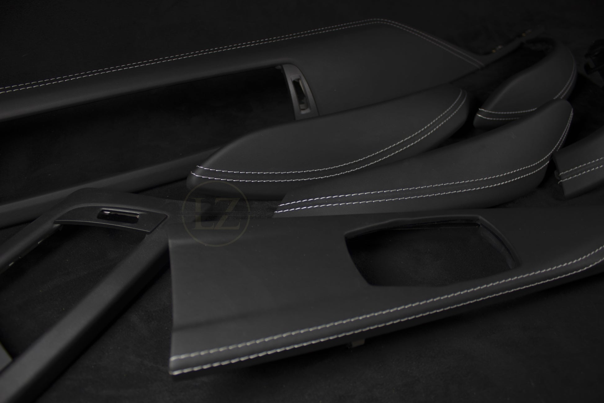 BMW F30,F80,F32,F82,F31,F36 Nappa Skinn Interiør Lister Hvite Sømmer - LZ-Customs