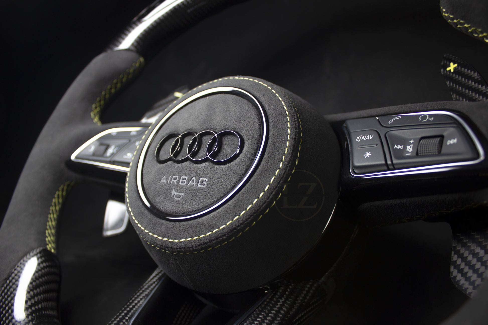 Audi RS Alcantara/Carbon Ratt - LZ-Customs