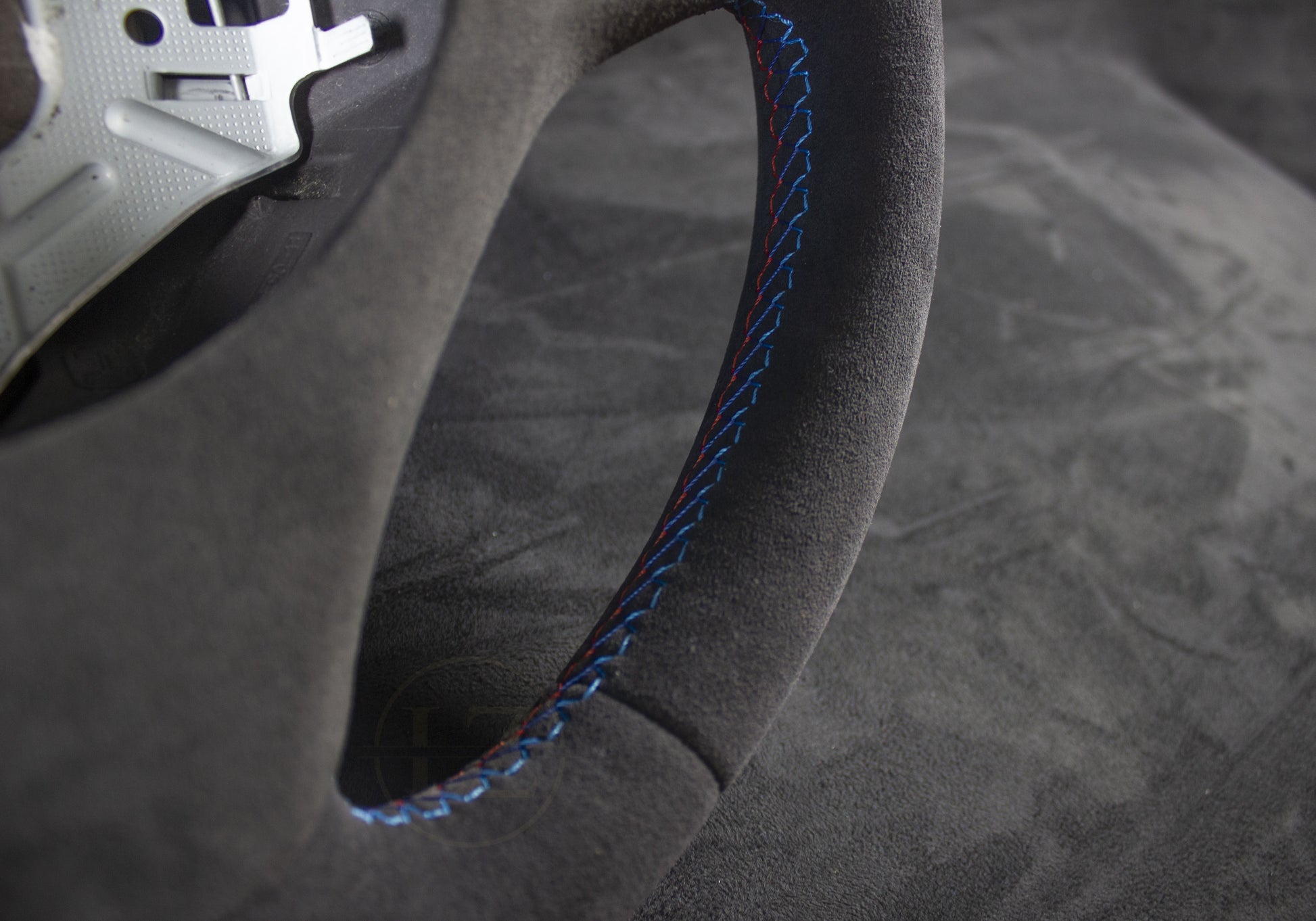 BMW E8X/E9X Alcantara Ratt, Blå Detaljer - LZ-Customs