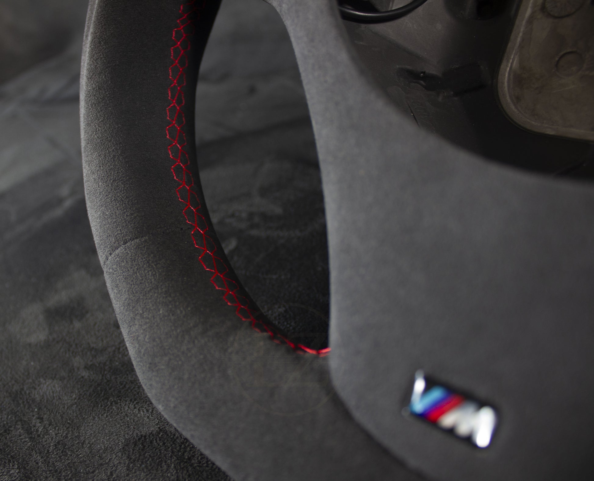 BMW E8X/E9X Alcantara LED Ratt Røde Detaljer - LZ-Customs