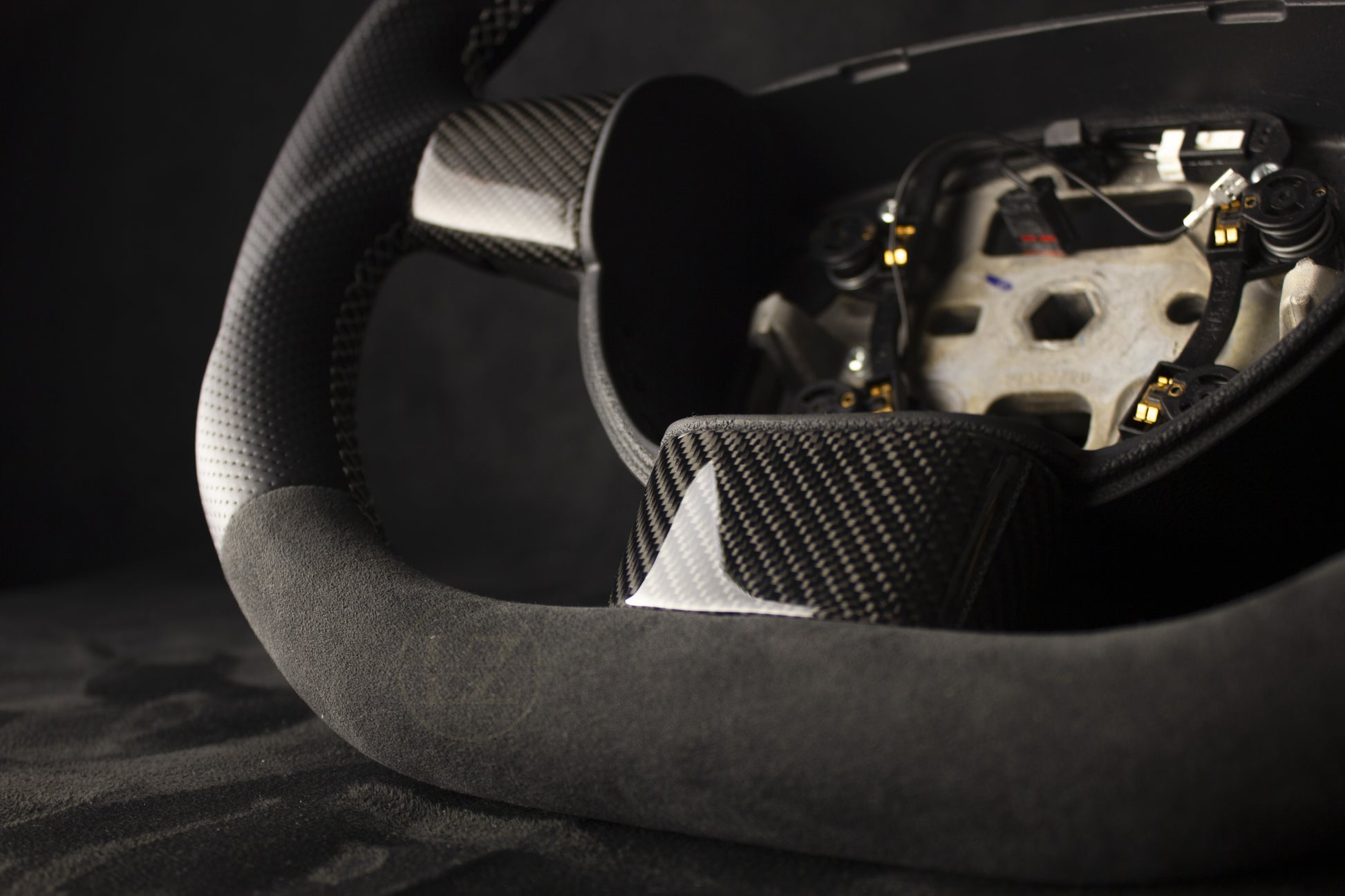 Ford Focus ST/RS MK2 Alcantara/Skinn Ratt, Hvite Detaljer - LZ-Customs