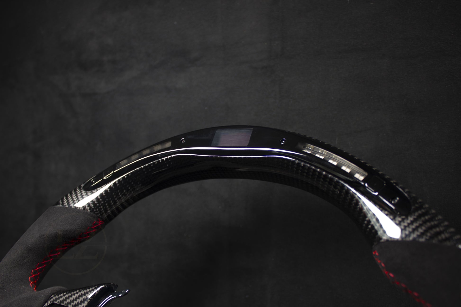 Nissan GTR R35 Alcantara/Carbon LED ratt - LZ-Customs