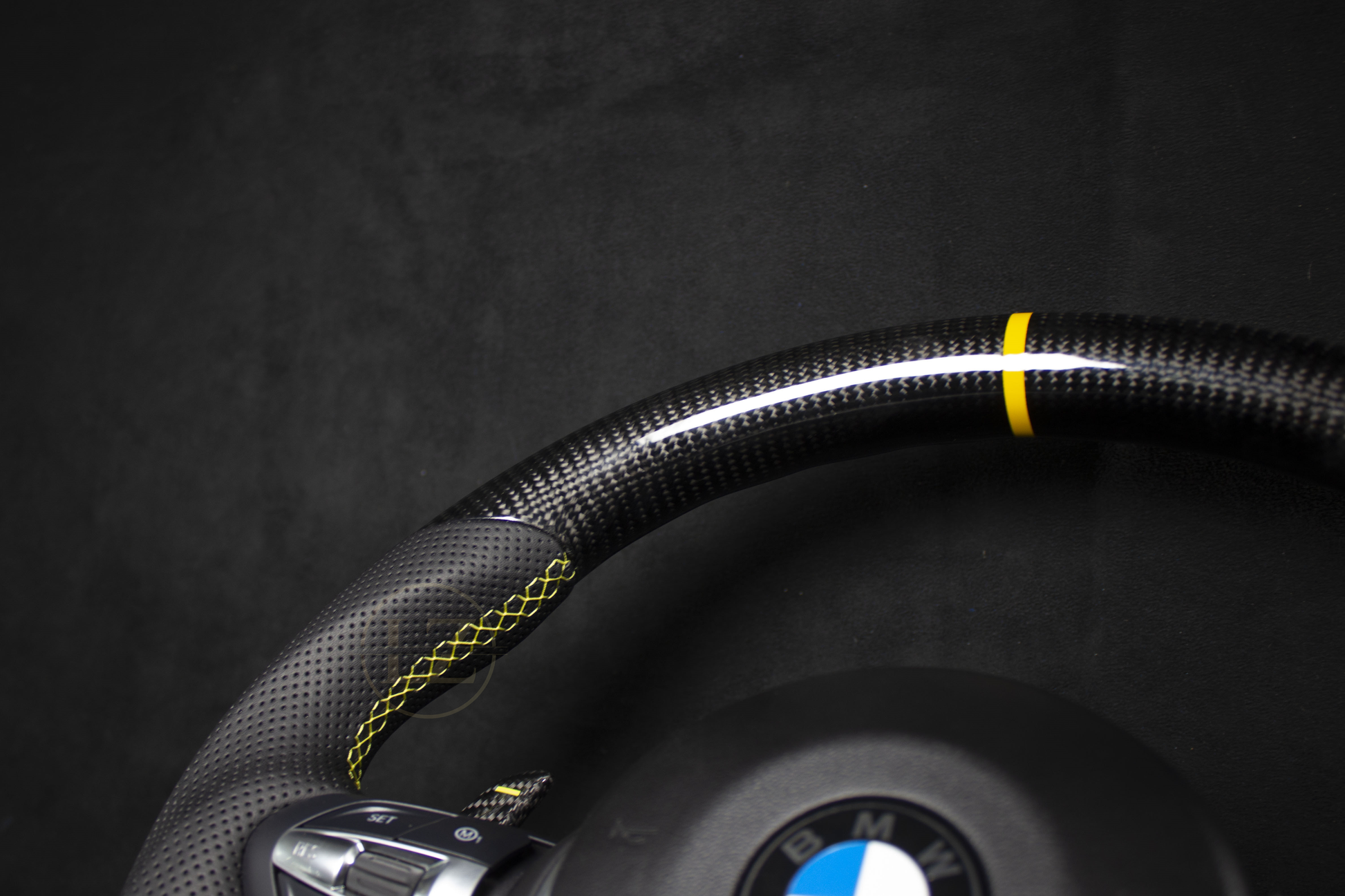 BMW F2X,3X,8X Carbon/Skinn Ratt, Gule Detaljer - LZ-Customs