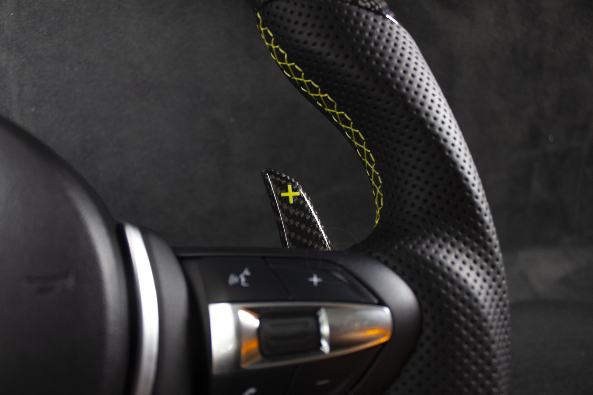 BMW F2X,3X,8X Carbon/Skinn Ratt, Gule Detaljer - LZ-Customs