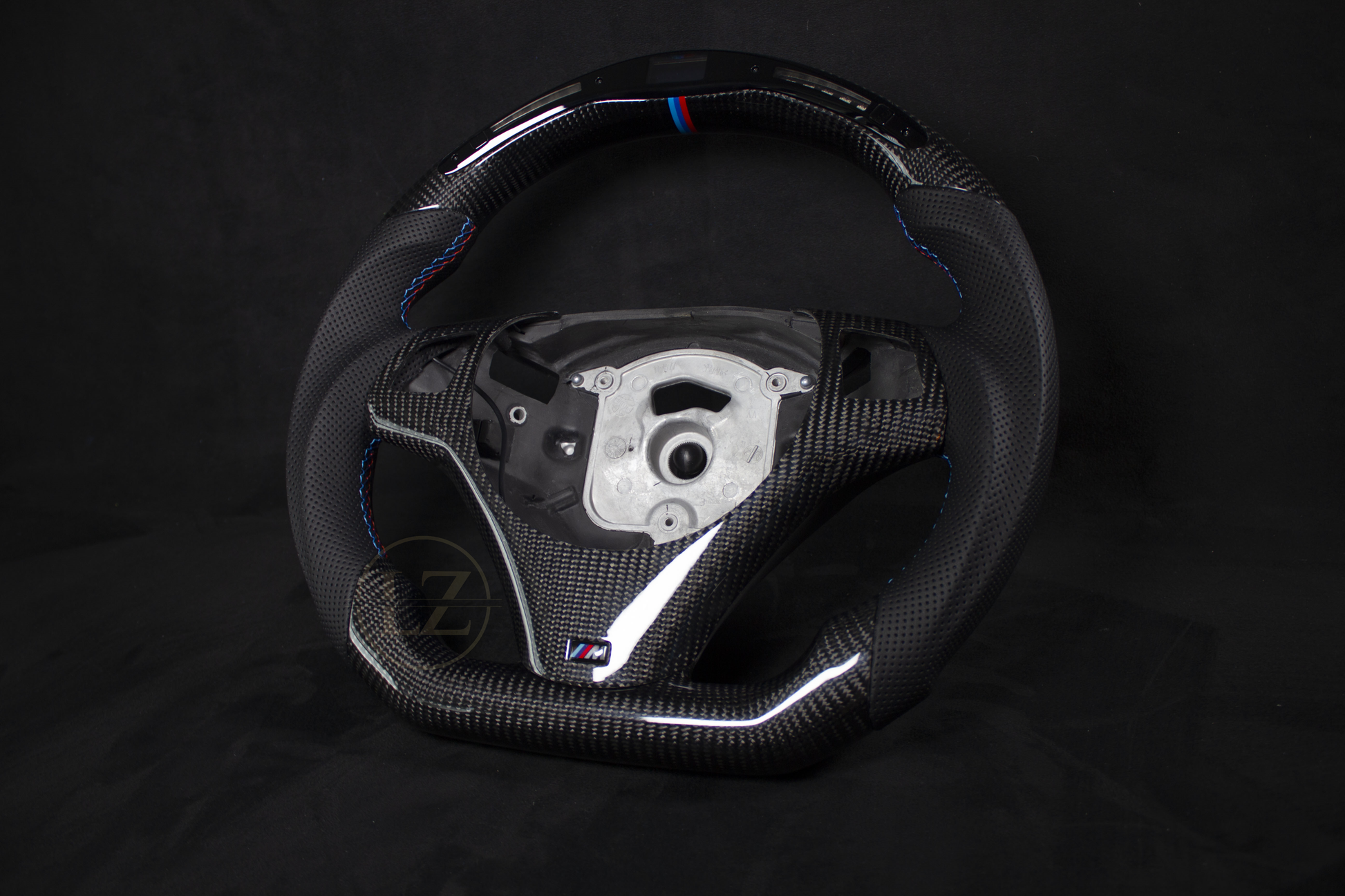 BMW E8X/E9X Carbon/Skinn Ratt LED - LZ-Customs